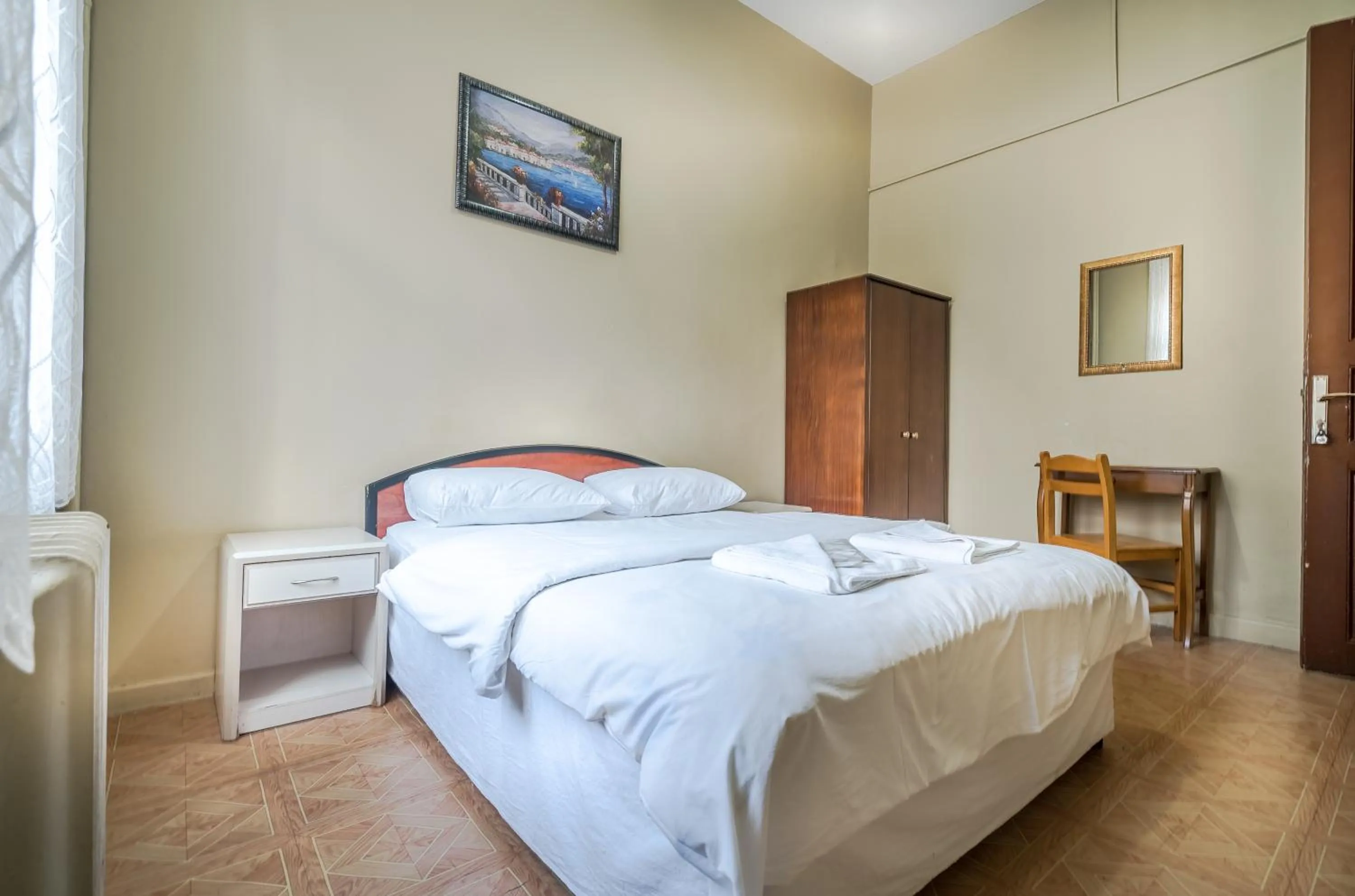 Photo of the whole room, Bed in Yeni Hotel