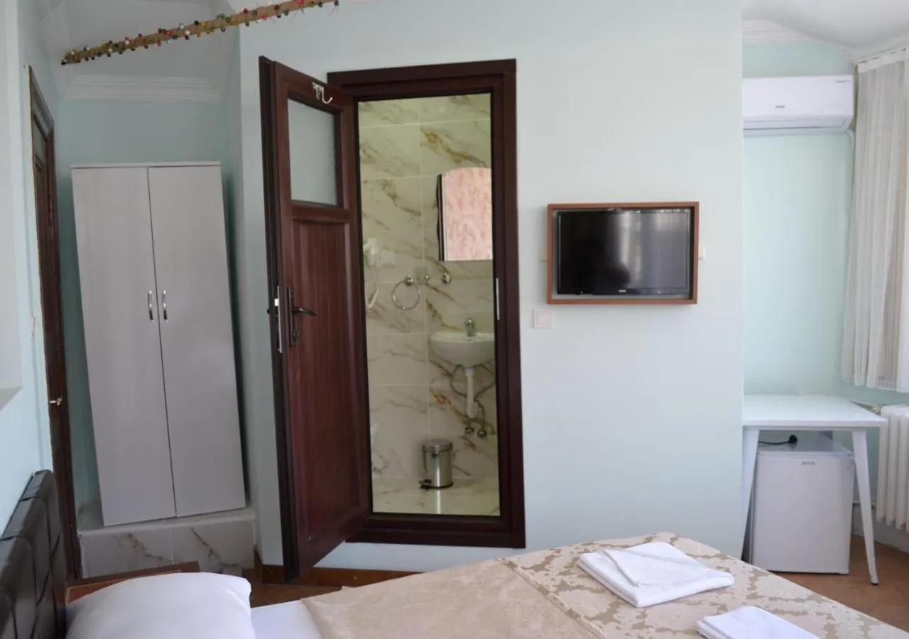 Toilet, Bed in Yeni Hotel