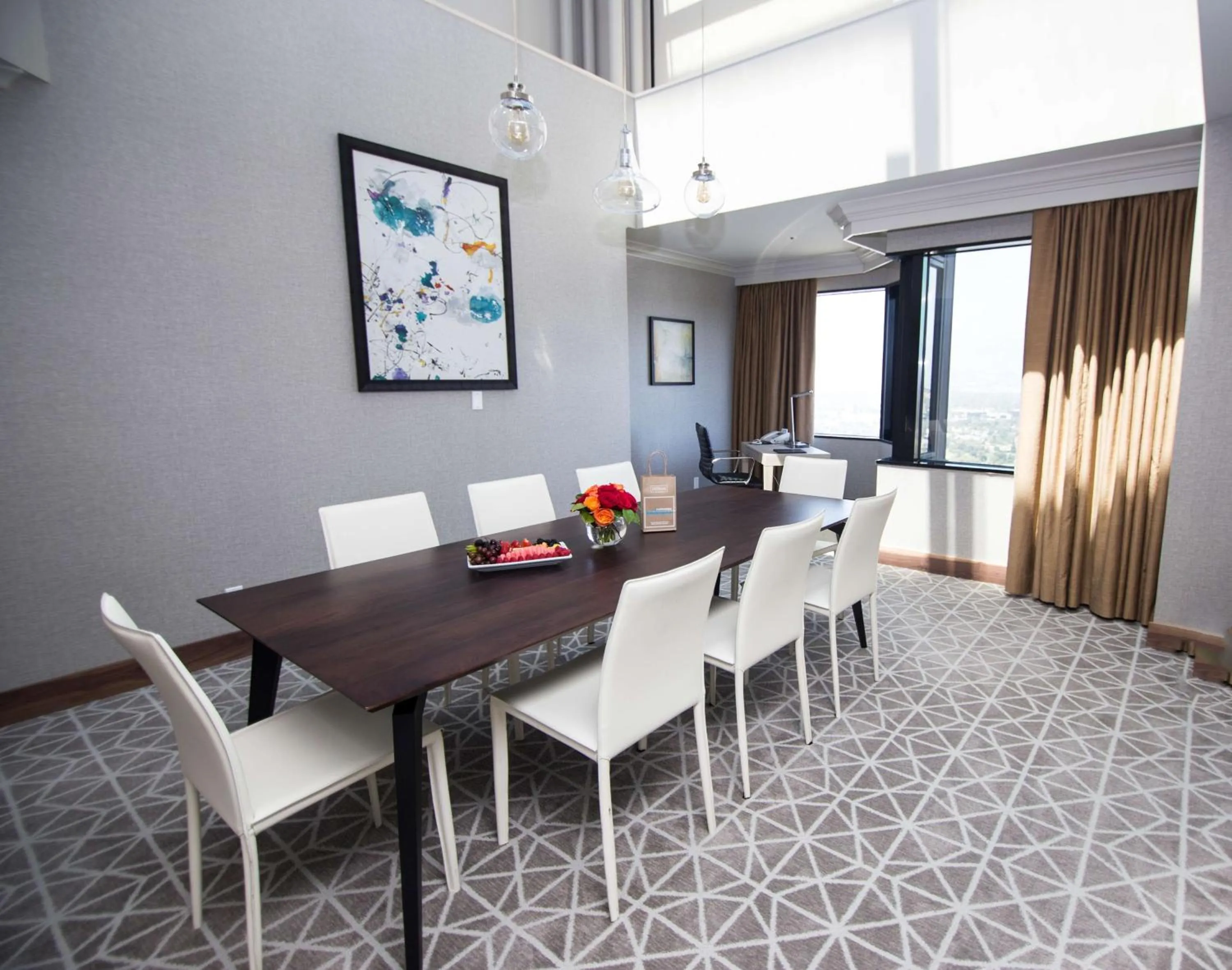 Living room in Hilton Los Angeles-Universal City