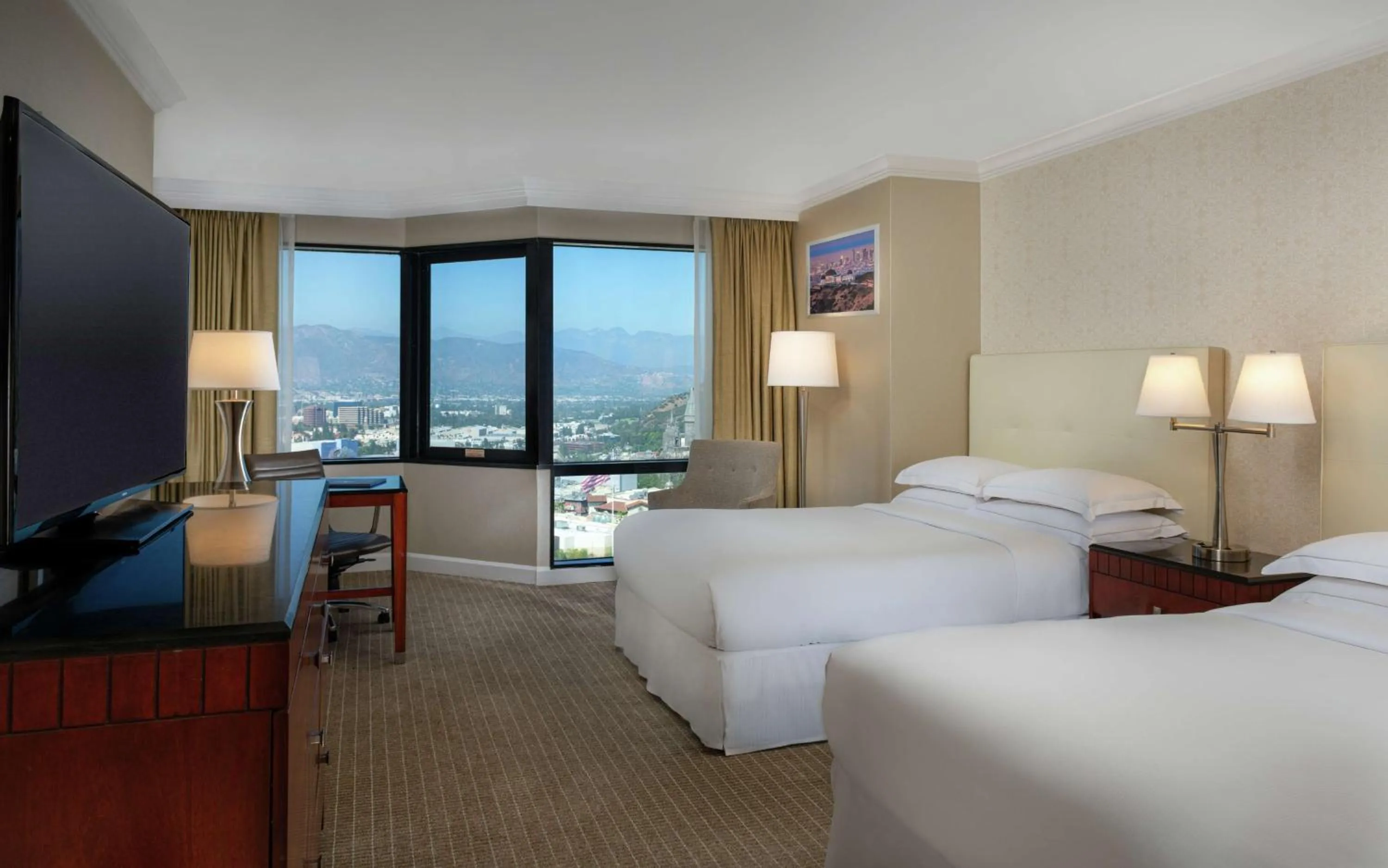 Bedroom, Bed in Hilton Los Angeles-Universal City
