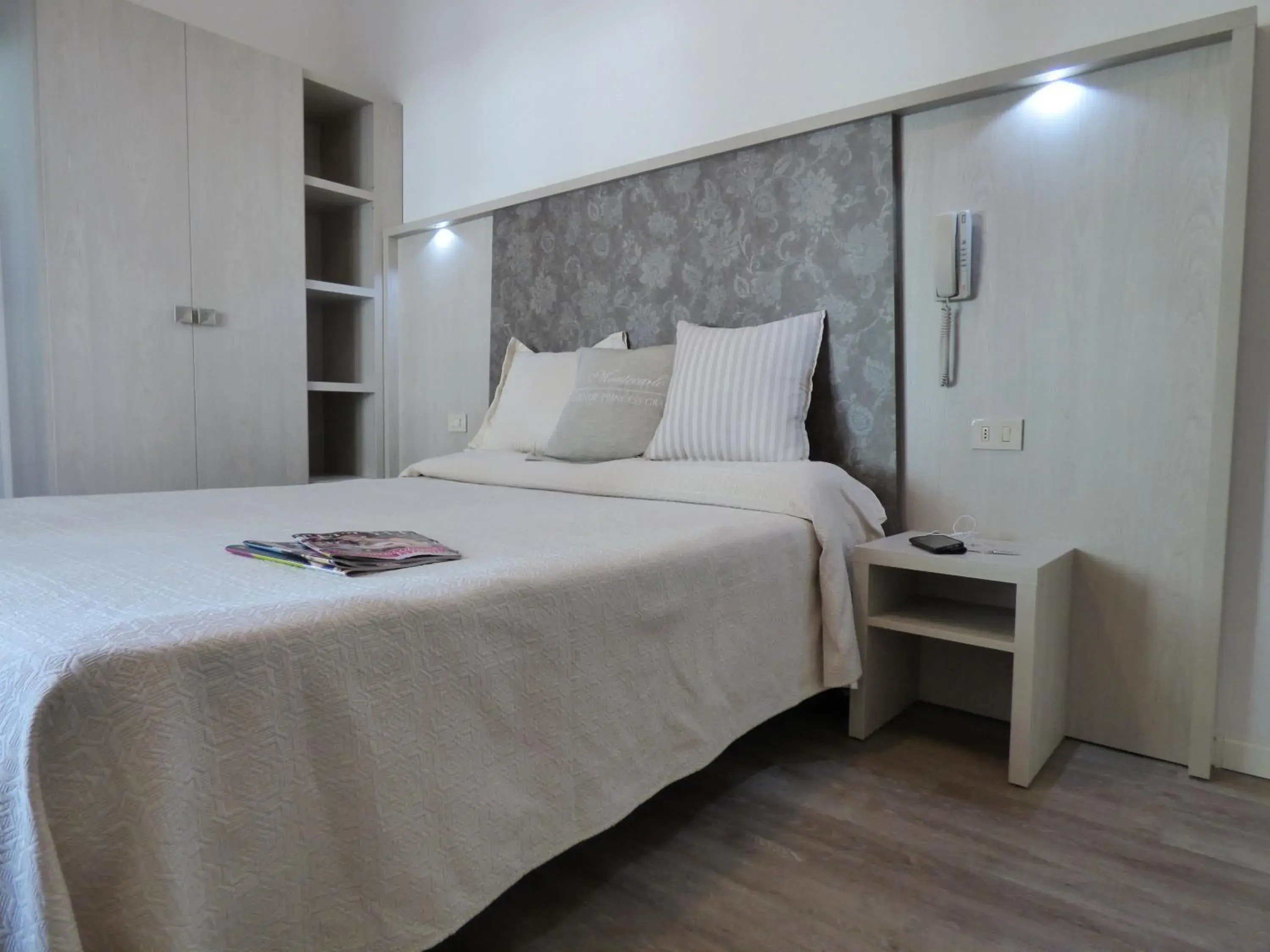Basic Triple Room in Design Hotel Astra B&B Basic Triple Room in Design Hotel Astra B&B