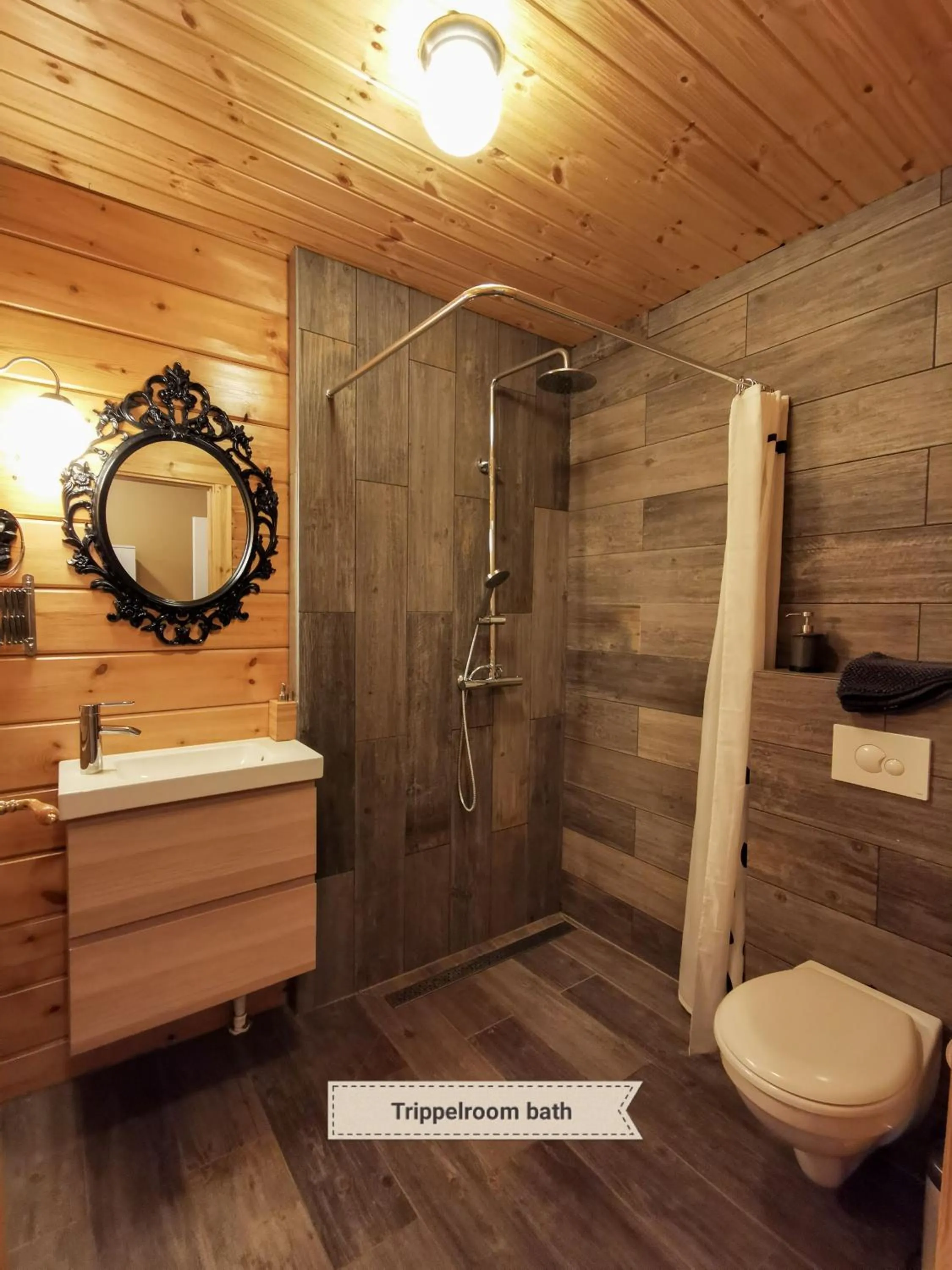 Bathroom in Hotel Stundarfridur