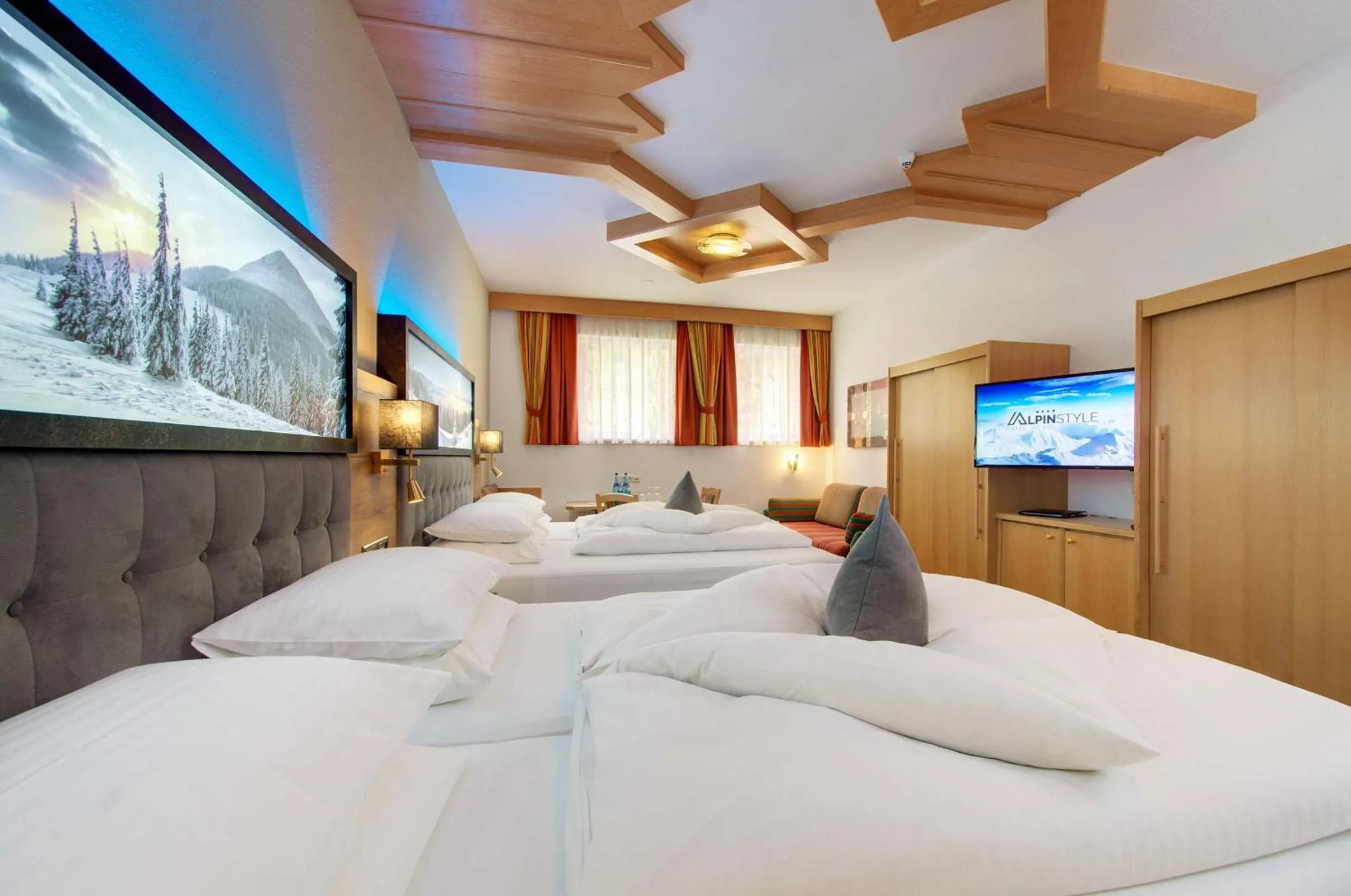 Photo of the whole room, Bed in Alpinstyle Hotel Ischgl