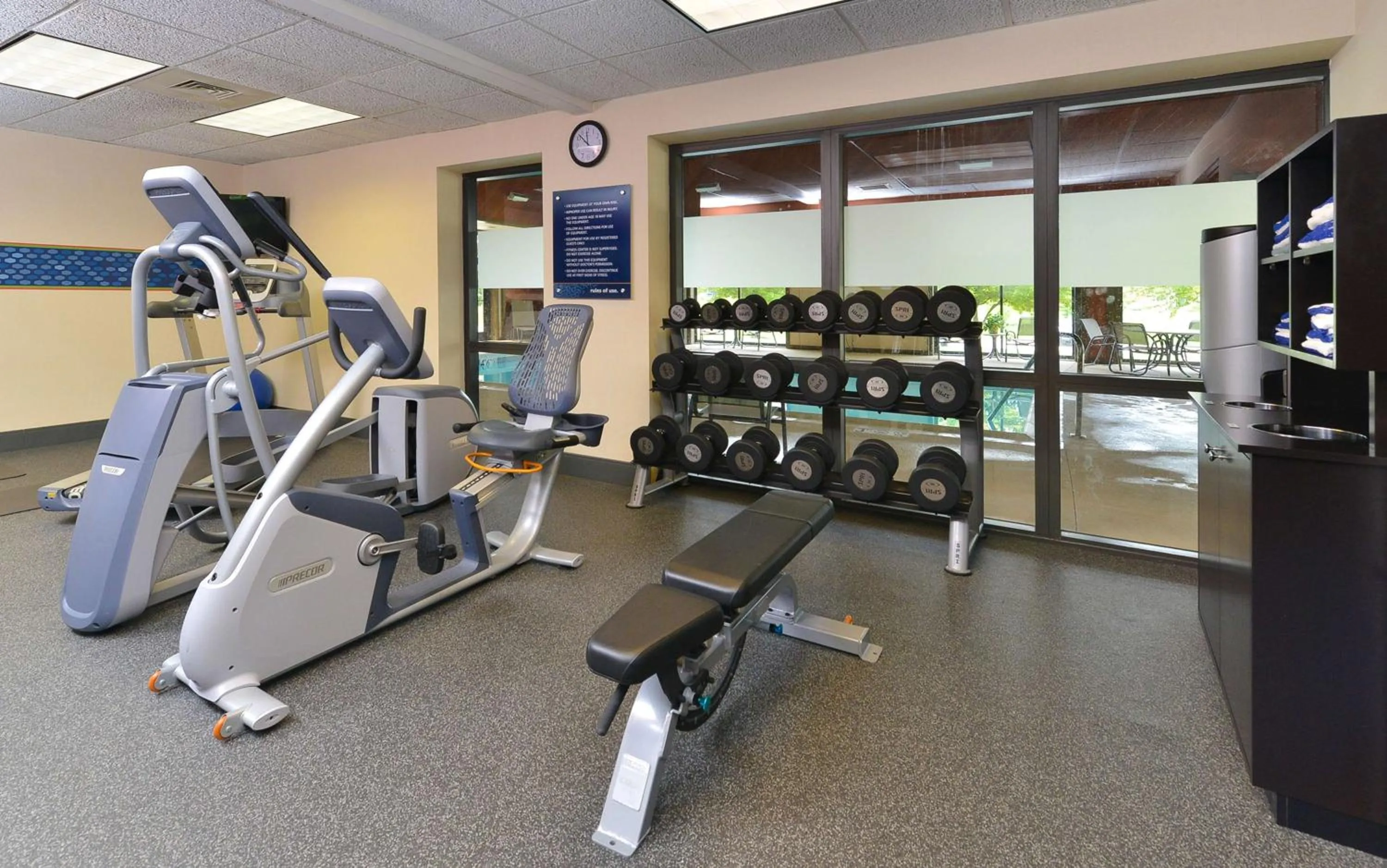 Fitness centre/facilities in Hampton Inn Chicago-Carol Stream