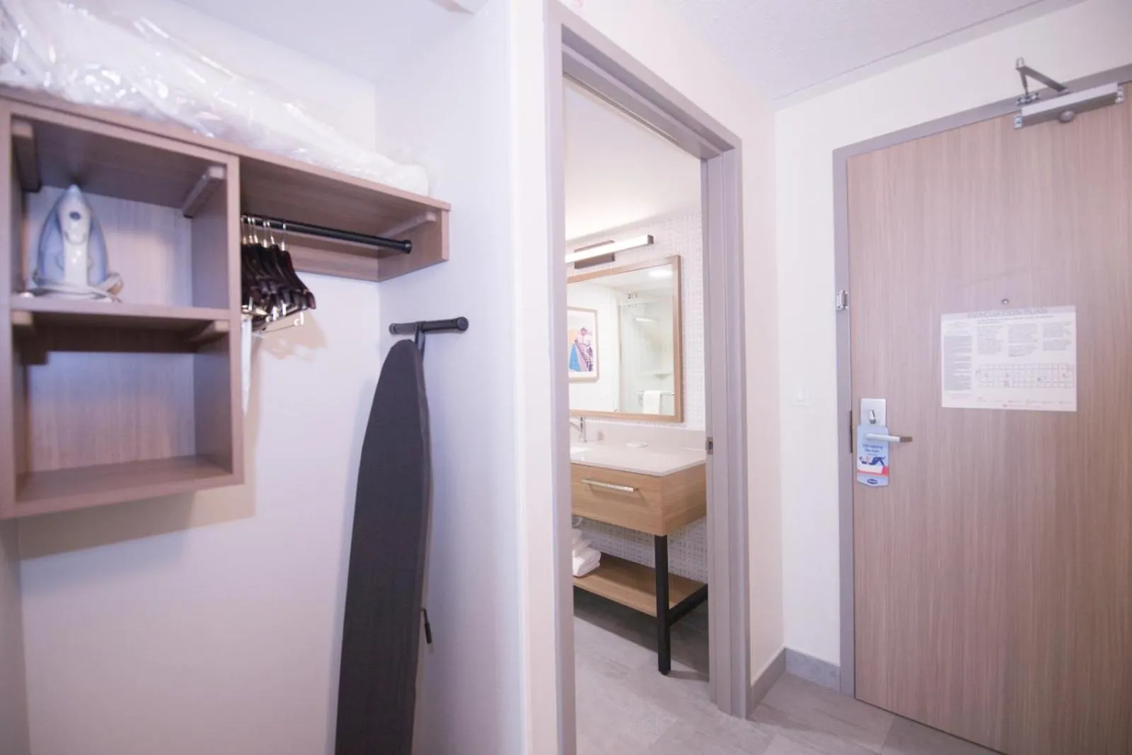 wardrobe in Hampton Inn Chicago-Carol Stream