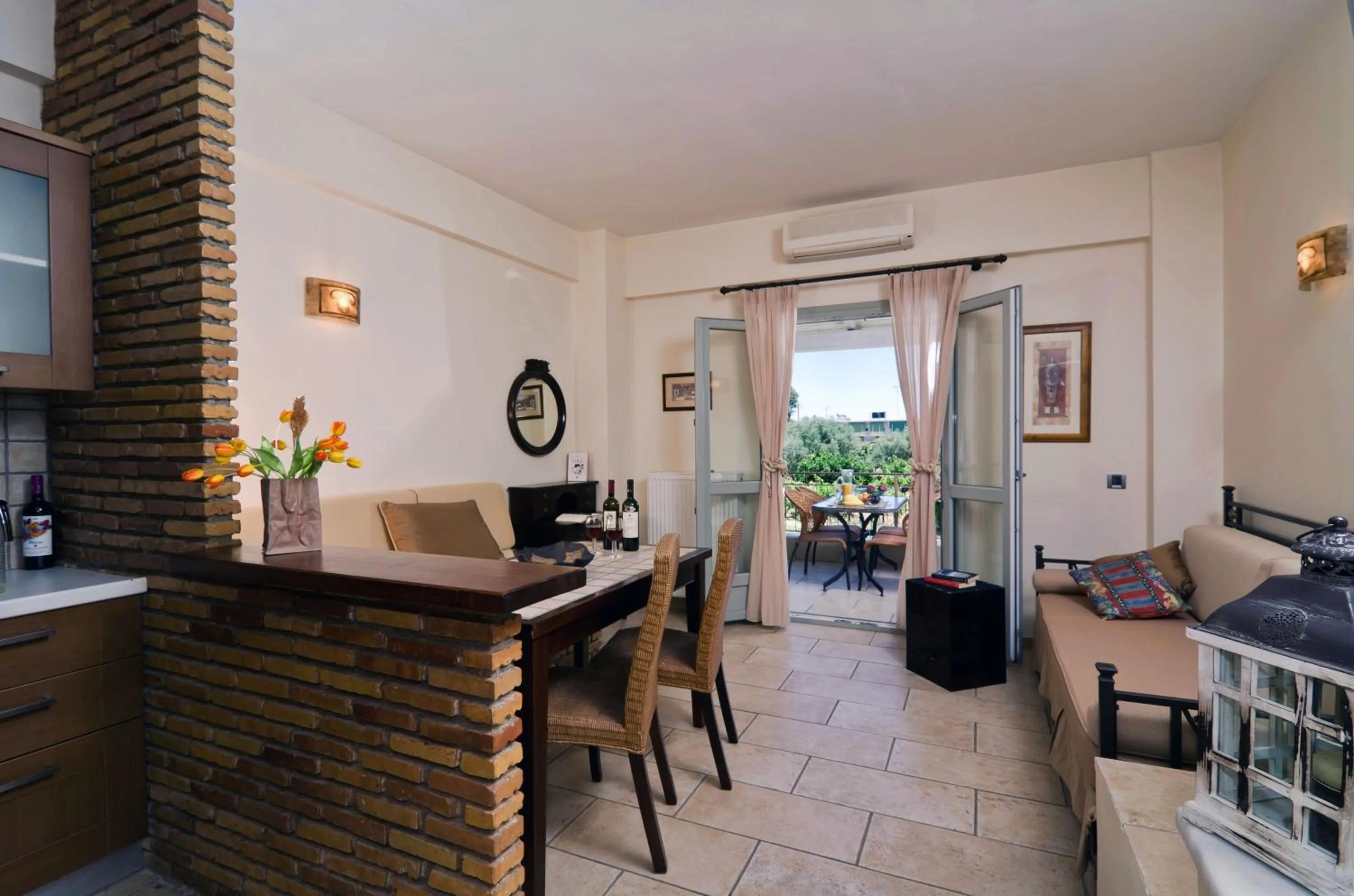 Photo of the whole room in Harmony Hotel Apartments