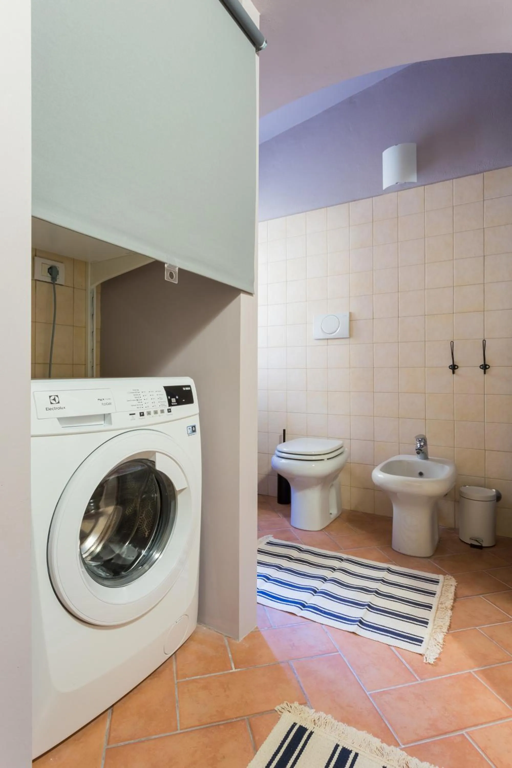 Bathroom in COSY APARTMENT 2 MINUTES FROM DUOMO