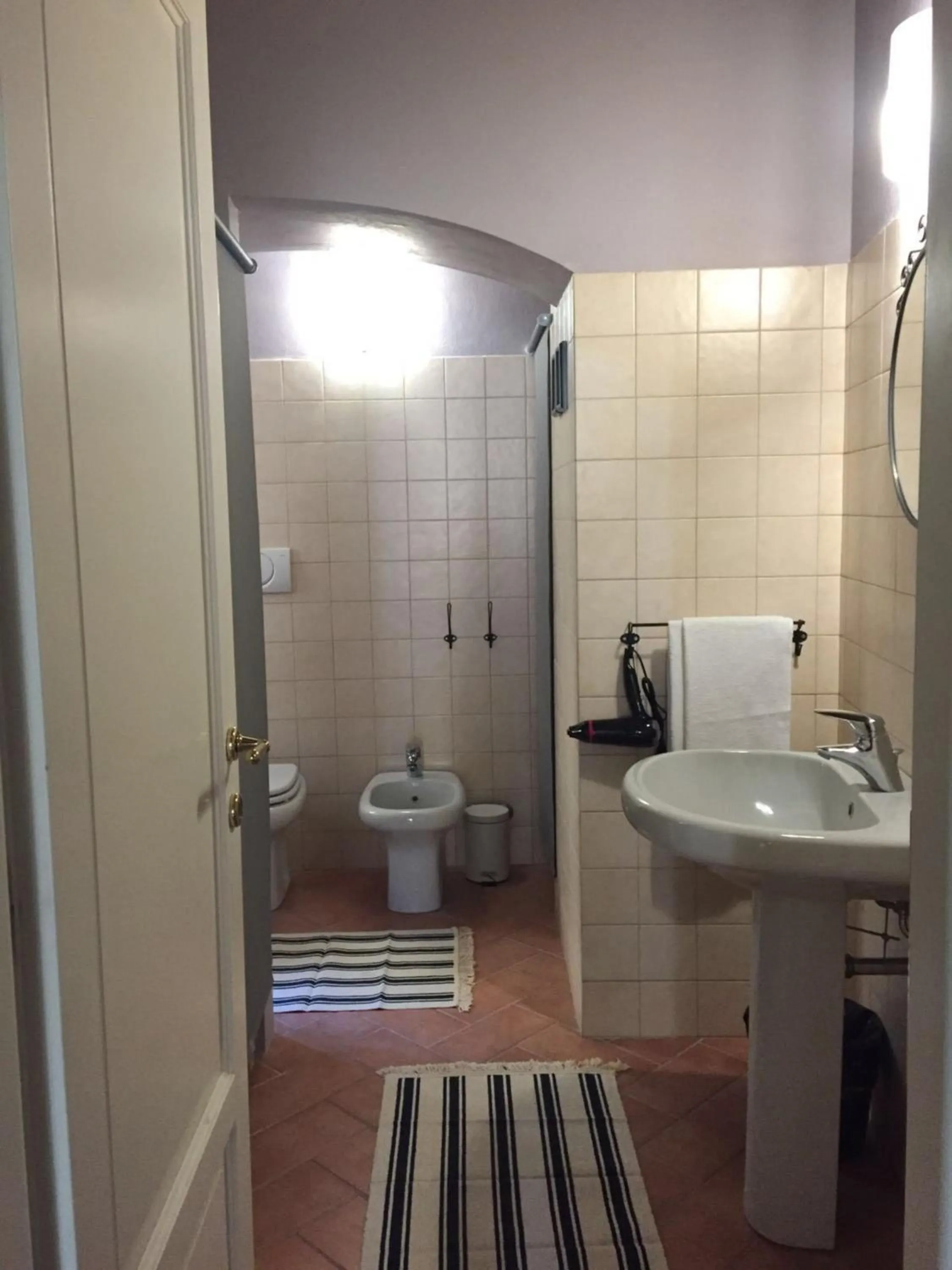Bathroom in COSY APARTMENT 2 MINUTES FROM DUOMO