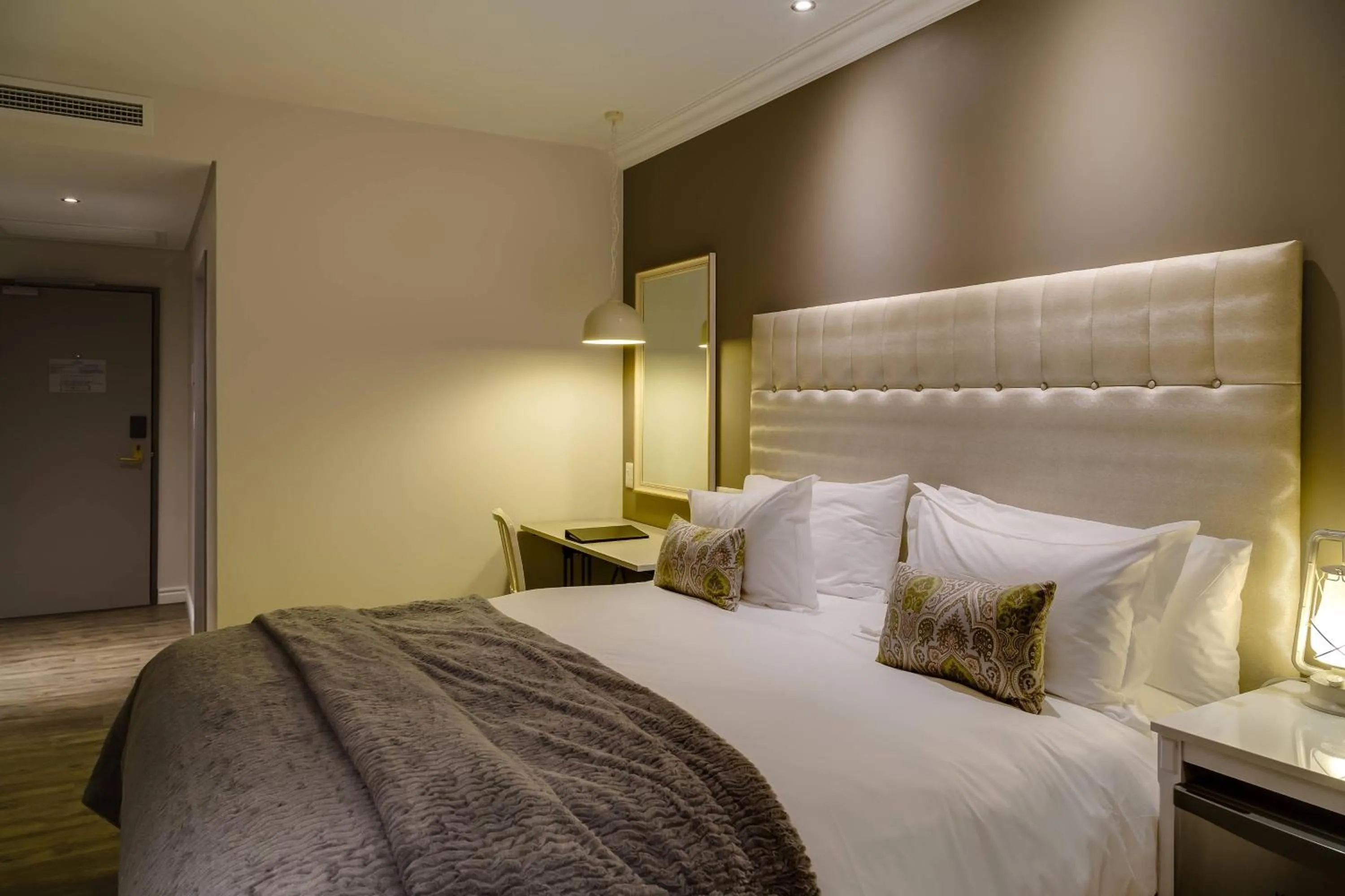 Bedroom, Bed in Protea Hotel by Marriott Kimberley