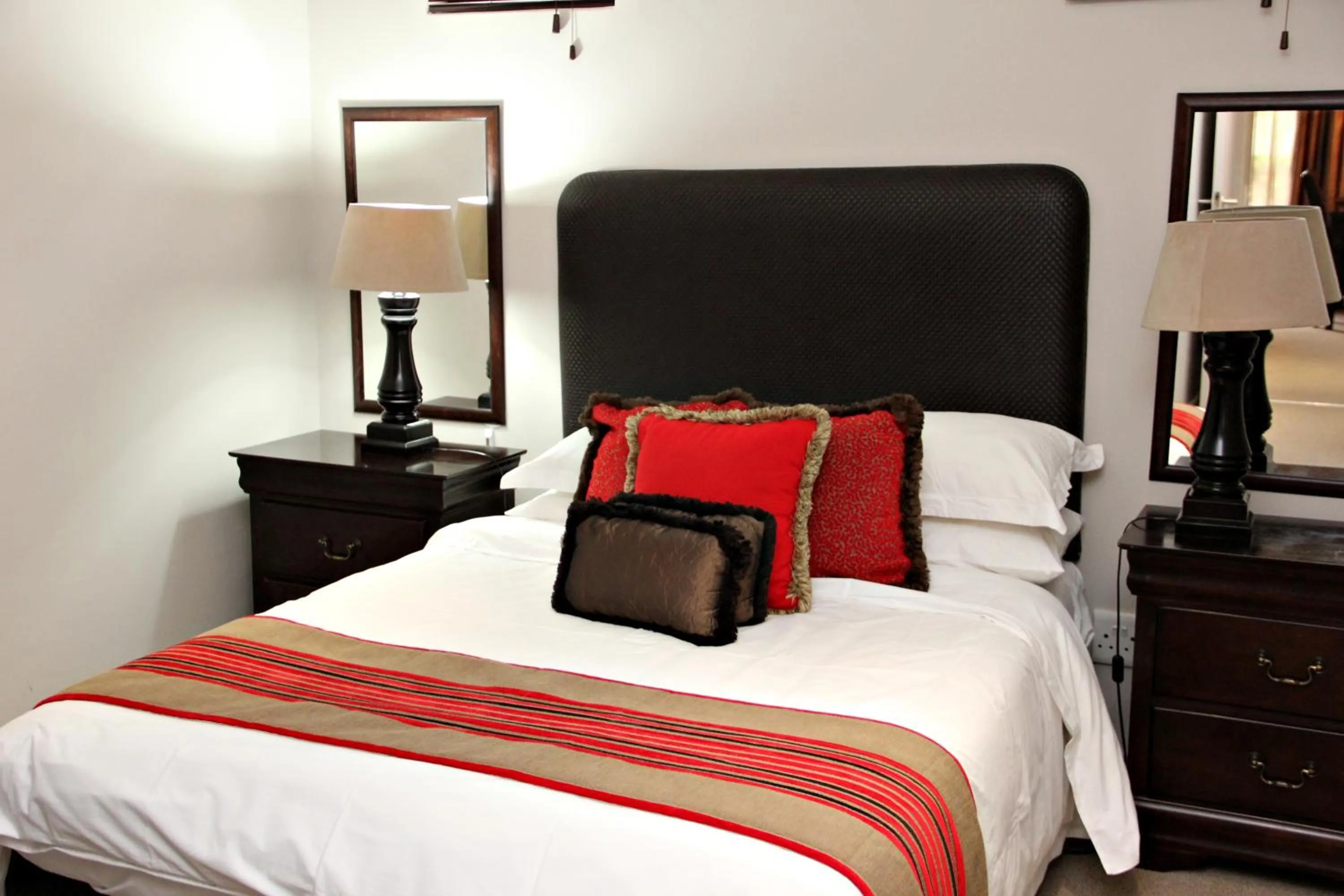 Bedroom, Bed in Browns Manor