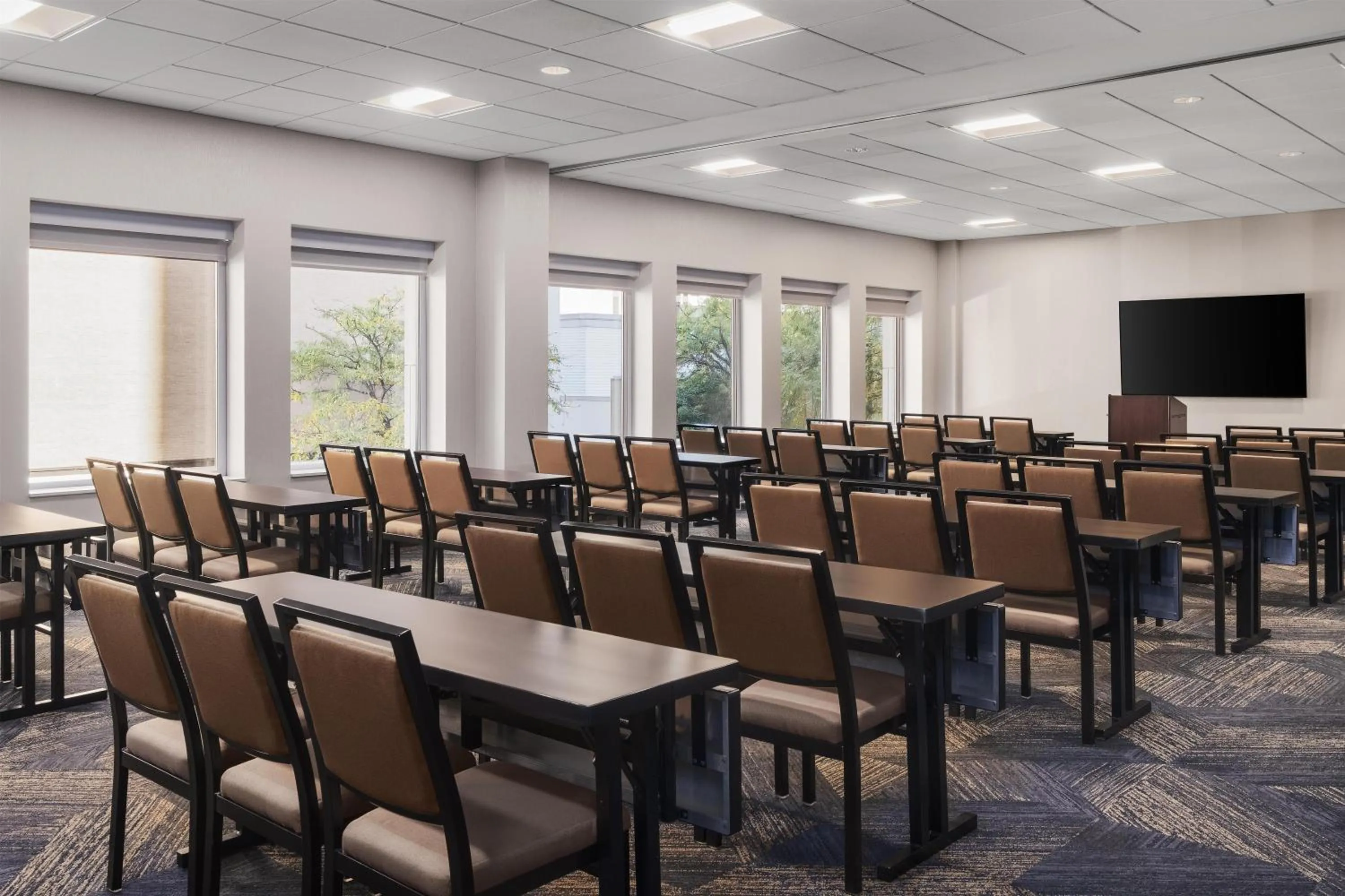 Meeting/conference room in Hampton Inn & Suites Chicago-Downtown
