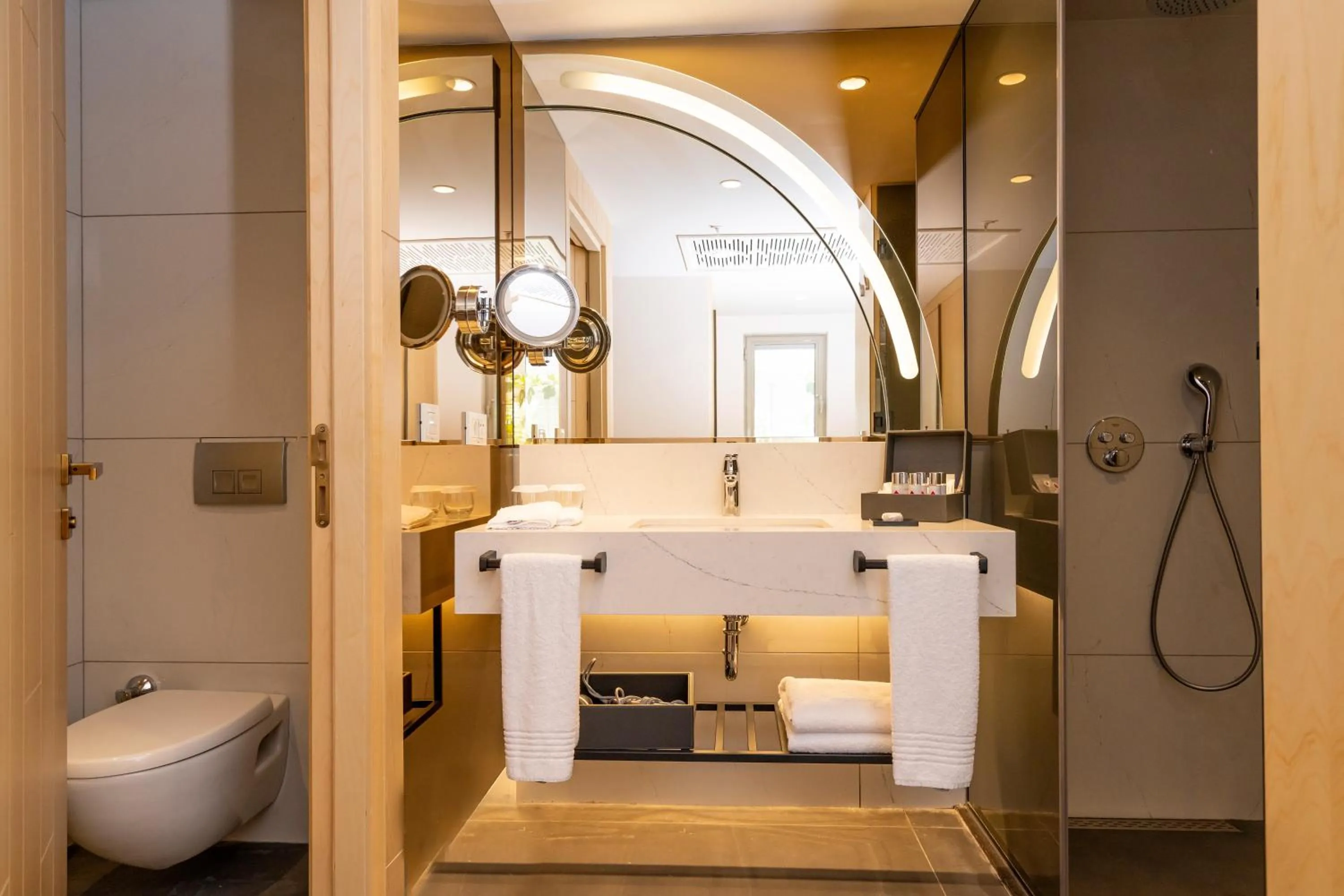 Shower in Lara Barut Collection-Ultra All Inclusive