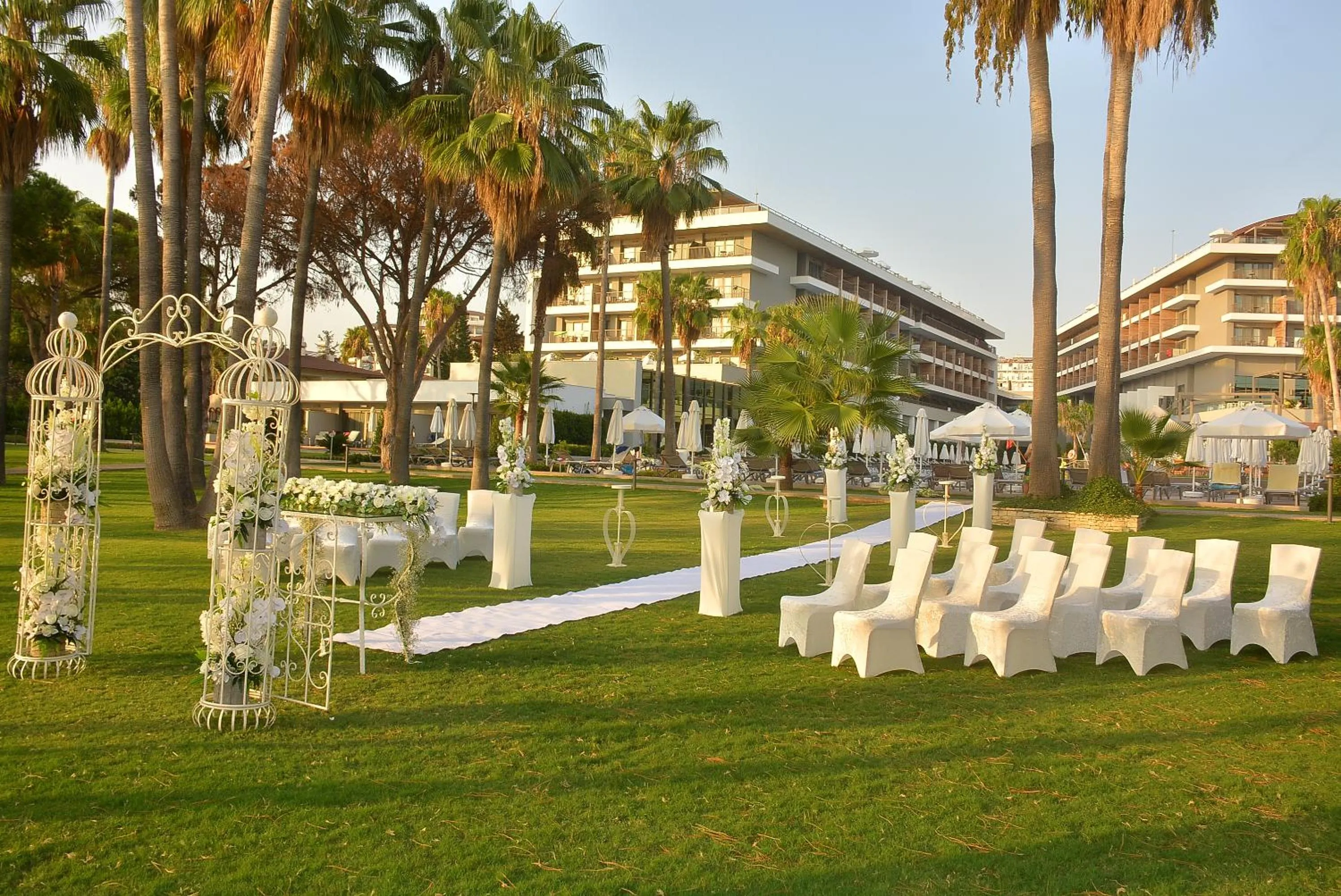 Spring in Acanthus Cennet Barut Collection - Ultra All Inclusive