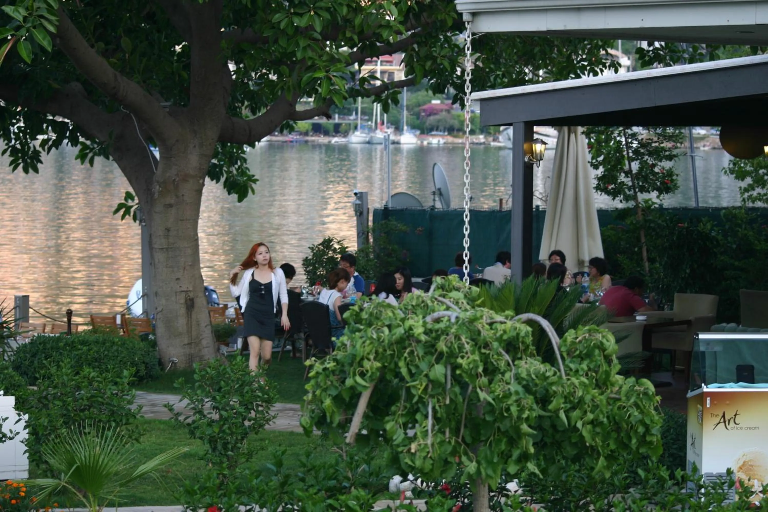 Restaurant/places to eat in Marina Boutique Hotel