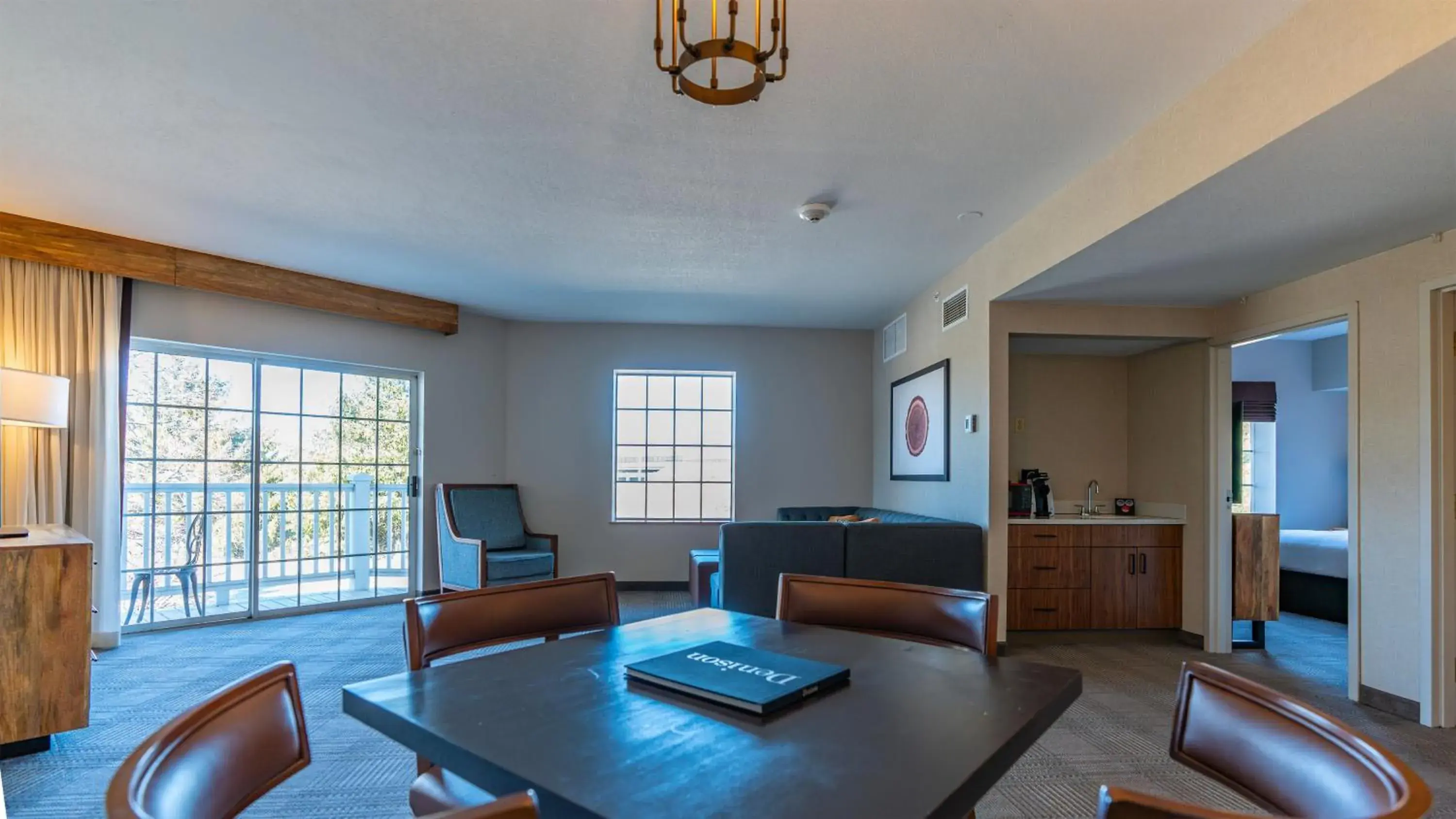 Executive King Suite in Cherry Valley Hotel Executive King Suite in Cherry Valley Hotel