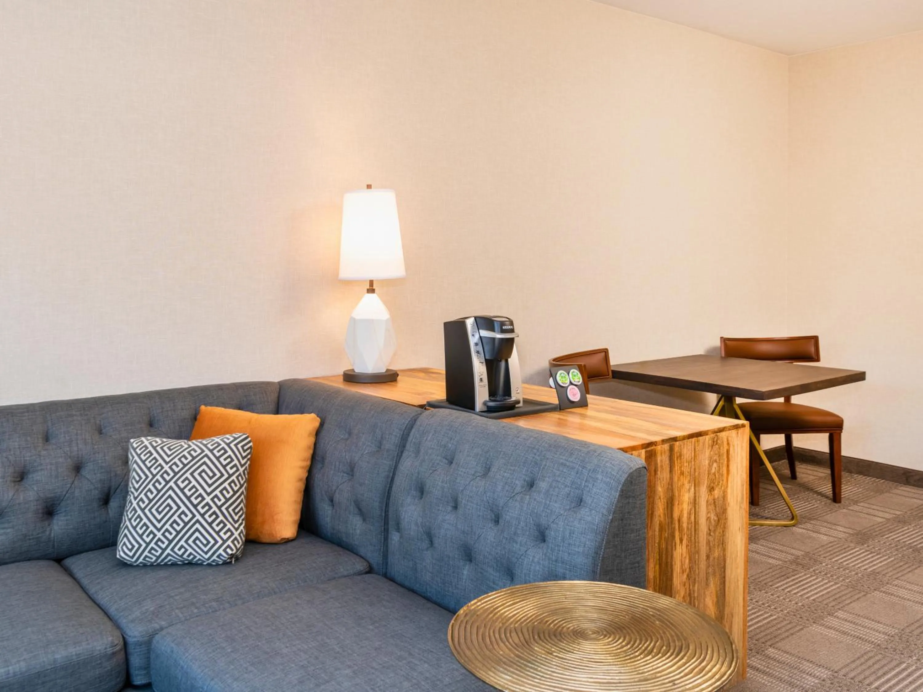 Seating area in Cherry Valley Hotel