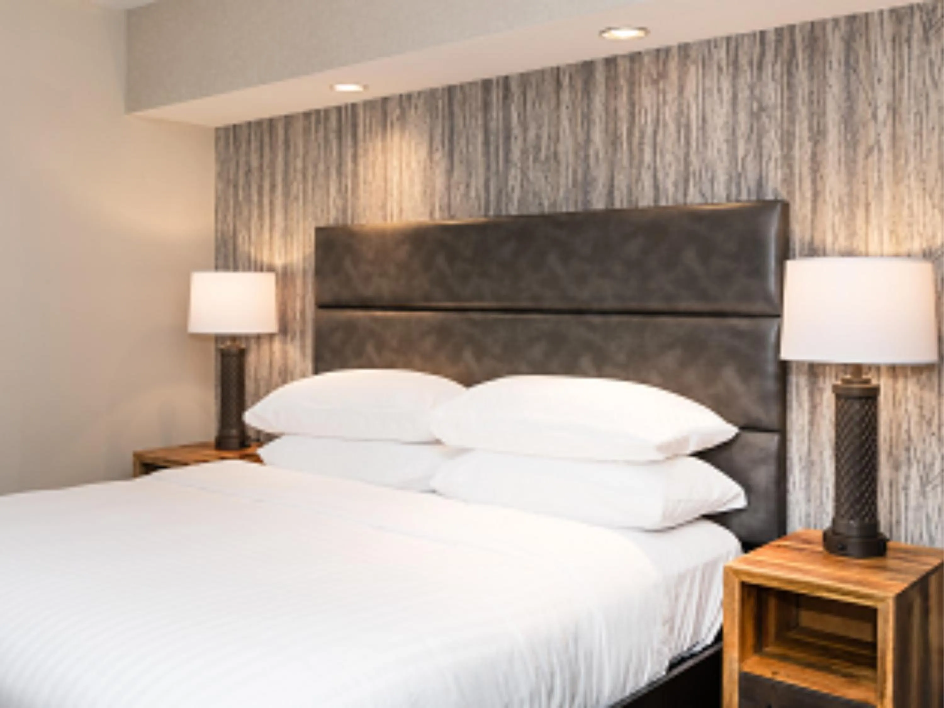 Bed in Cherry Valley Hotel