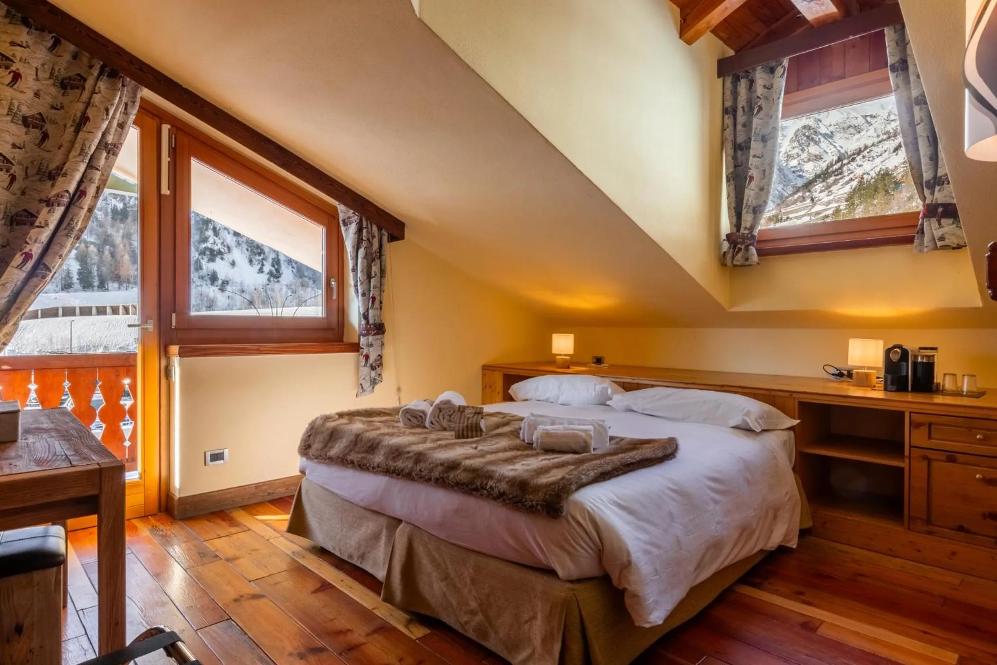 Bed in Shatush Hotel