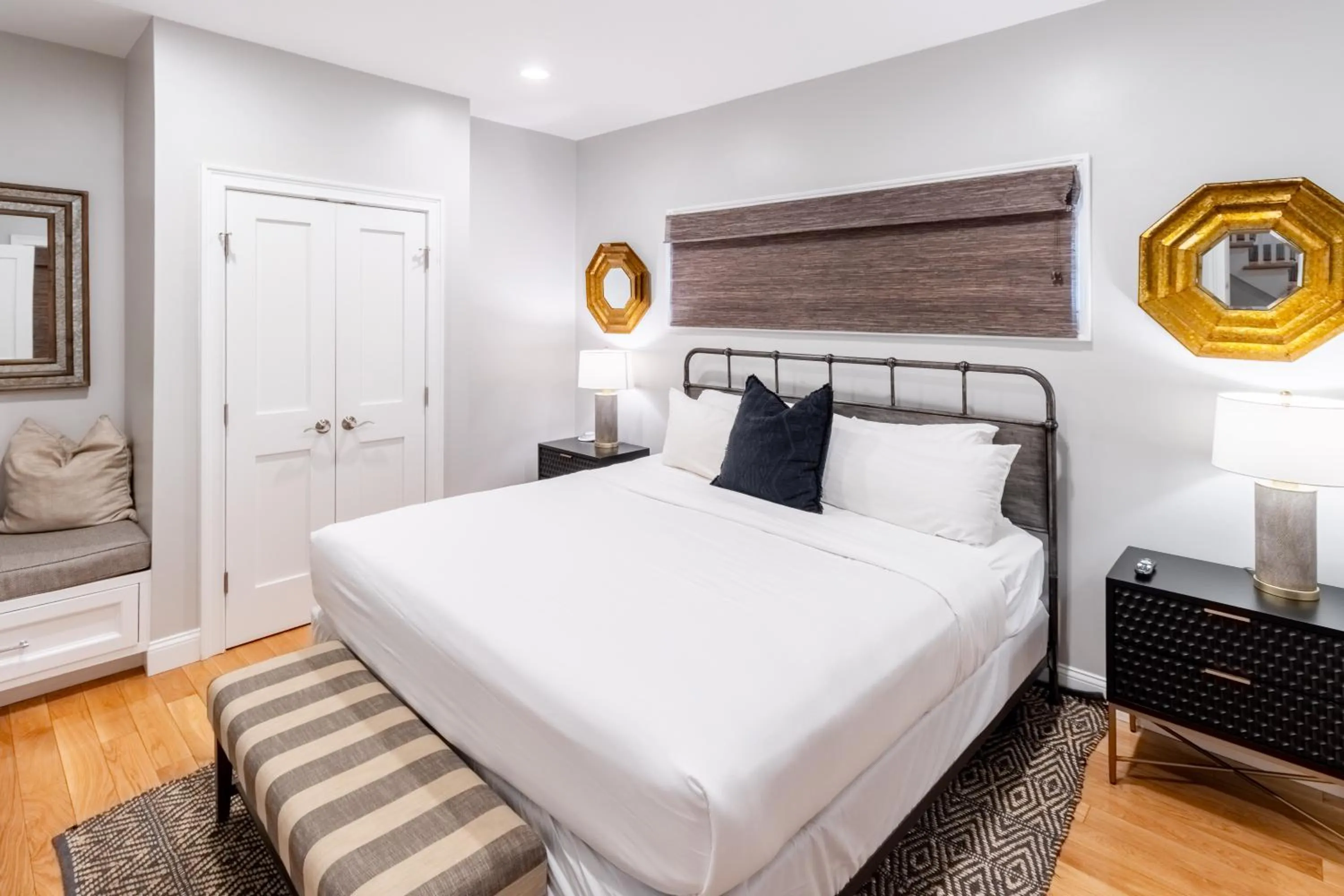 Bed in The Newport Lofts - 595 Thames Street