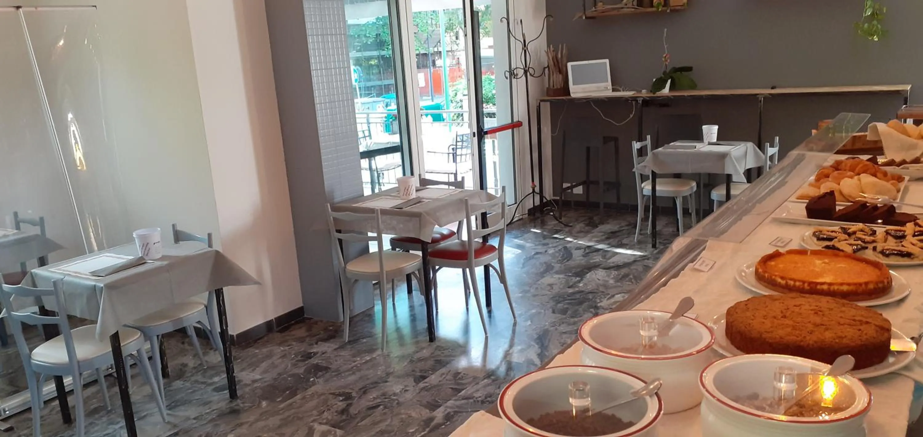 Breakfast in Hotel Garnì Anna