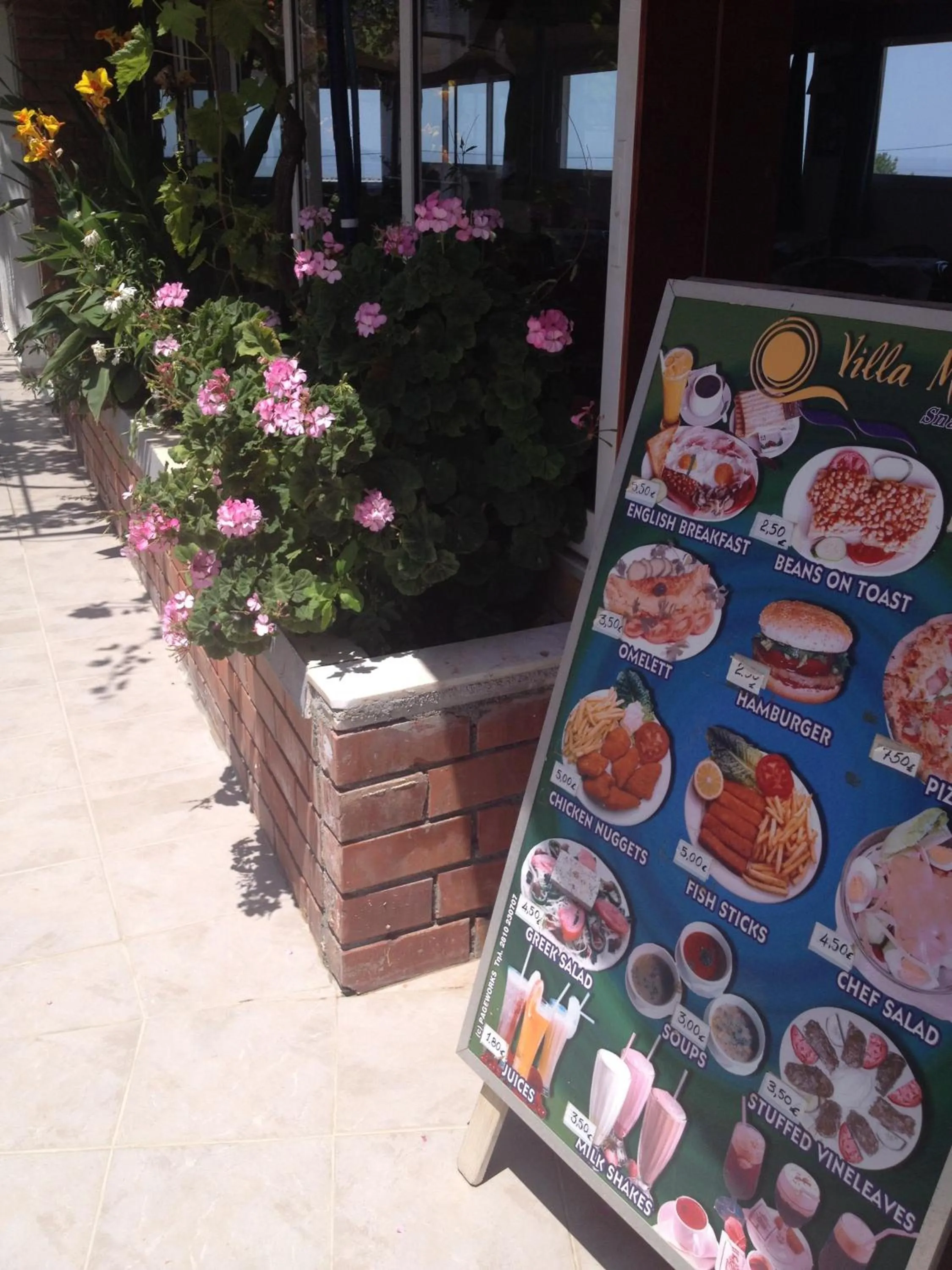 Restaurant/places to eat in Villa Marina