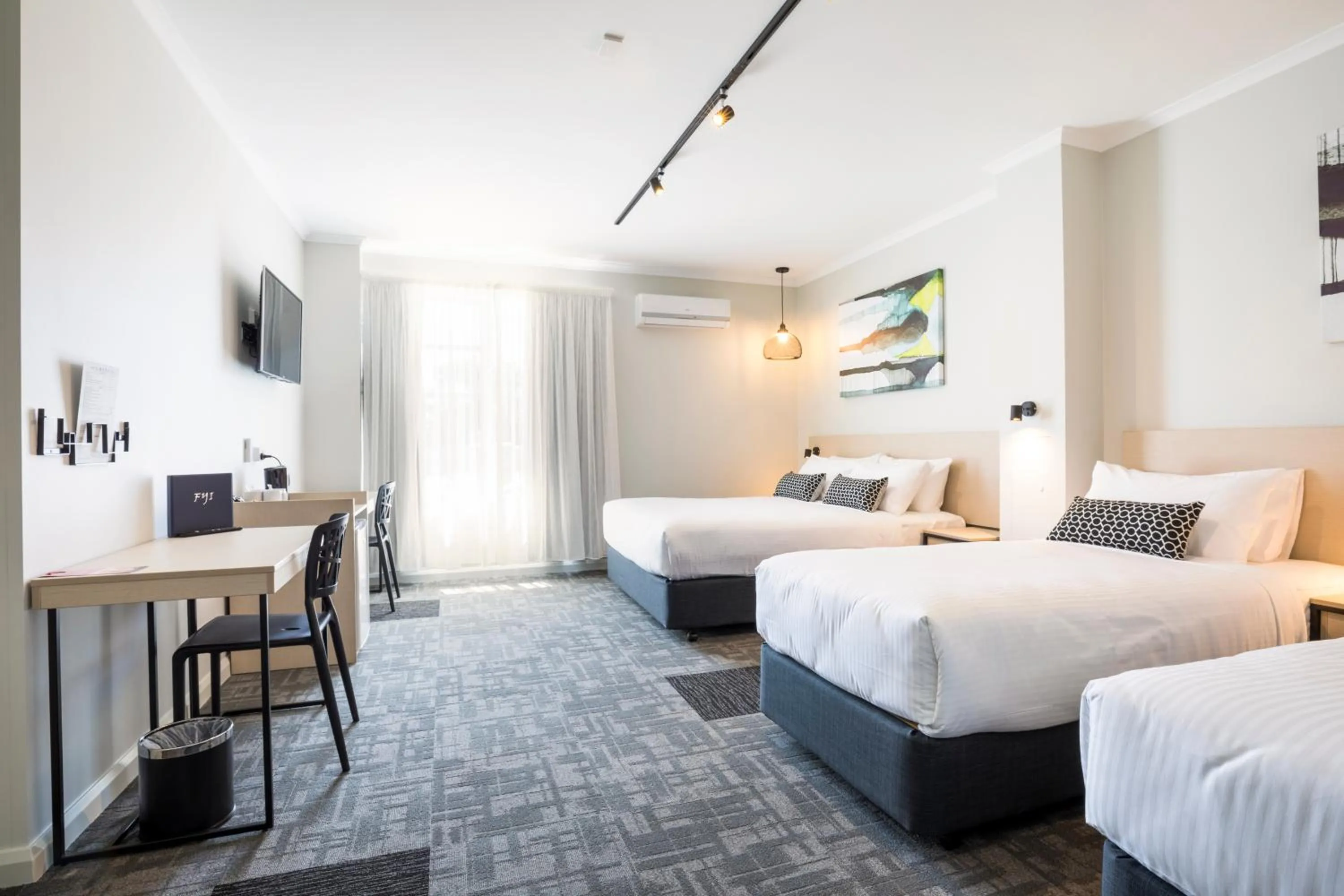 Photo of the whole room, Bed in Nightcap at Finsbury Hotel