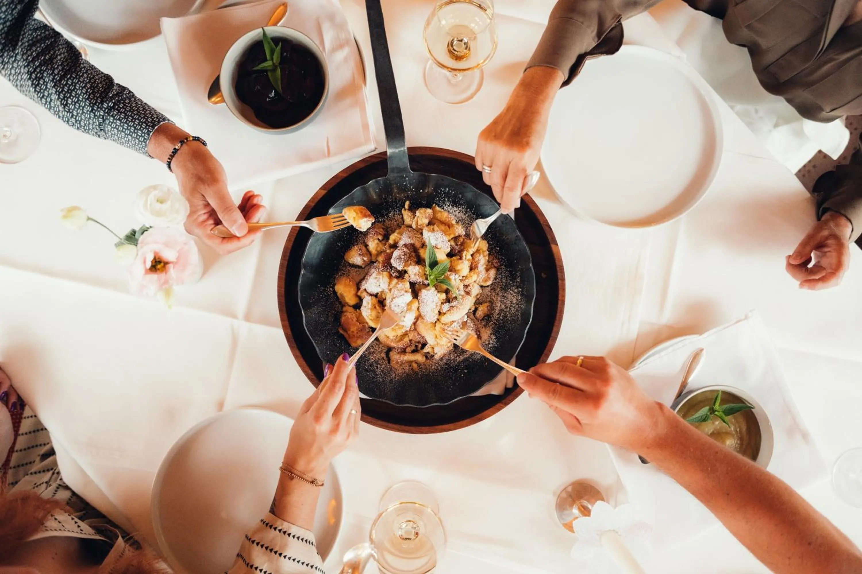 Restaurant/places to eat in Hotel Gemma- Adults only