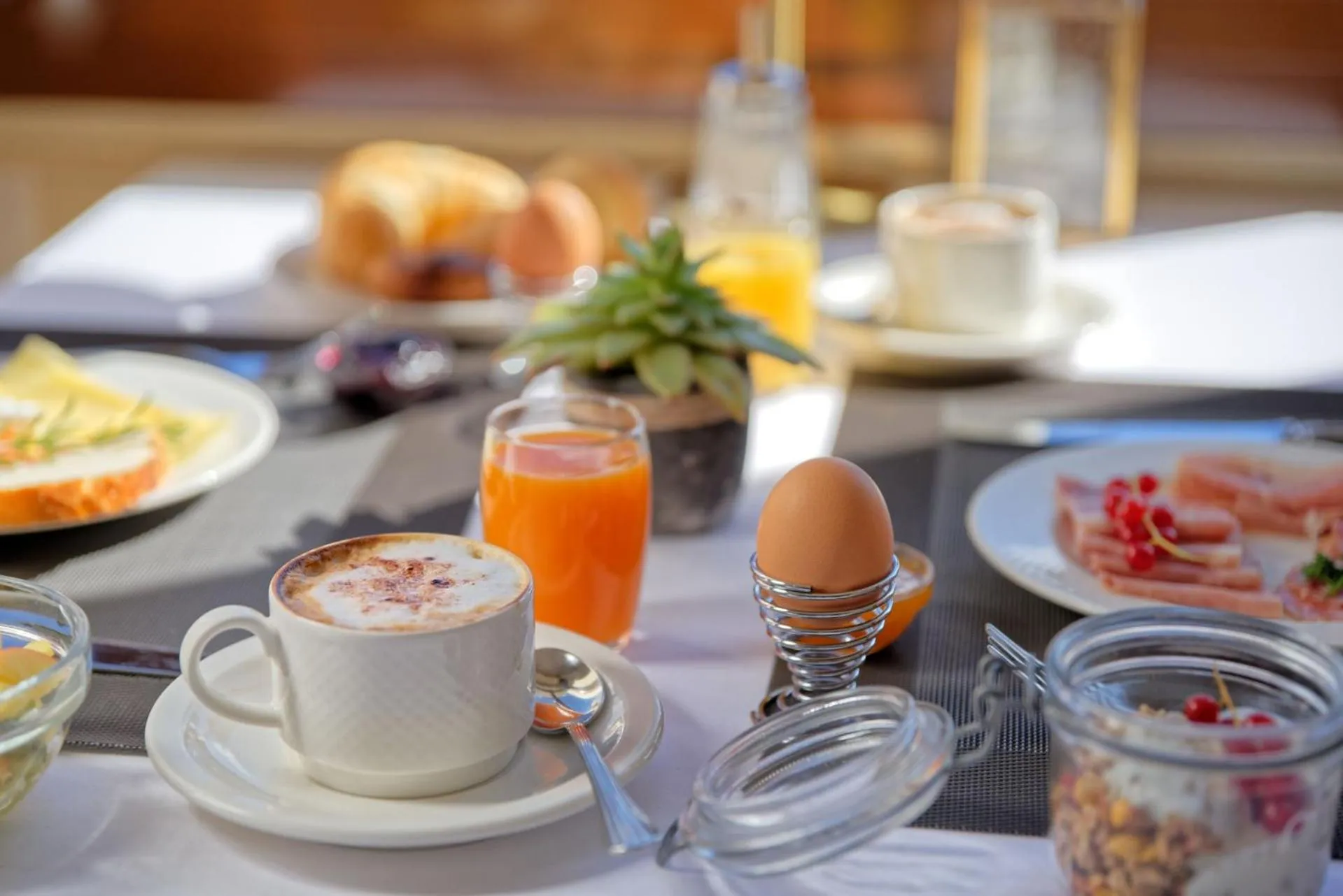 Breakfast in Hotel Splendide