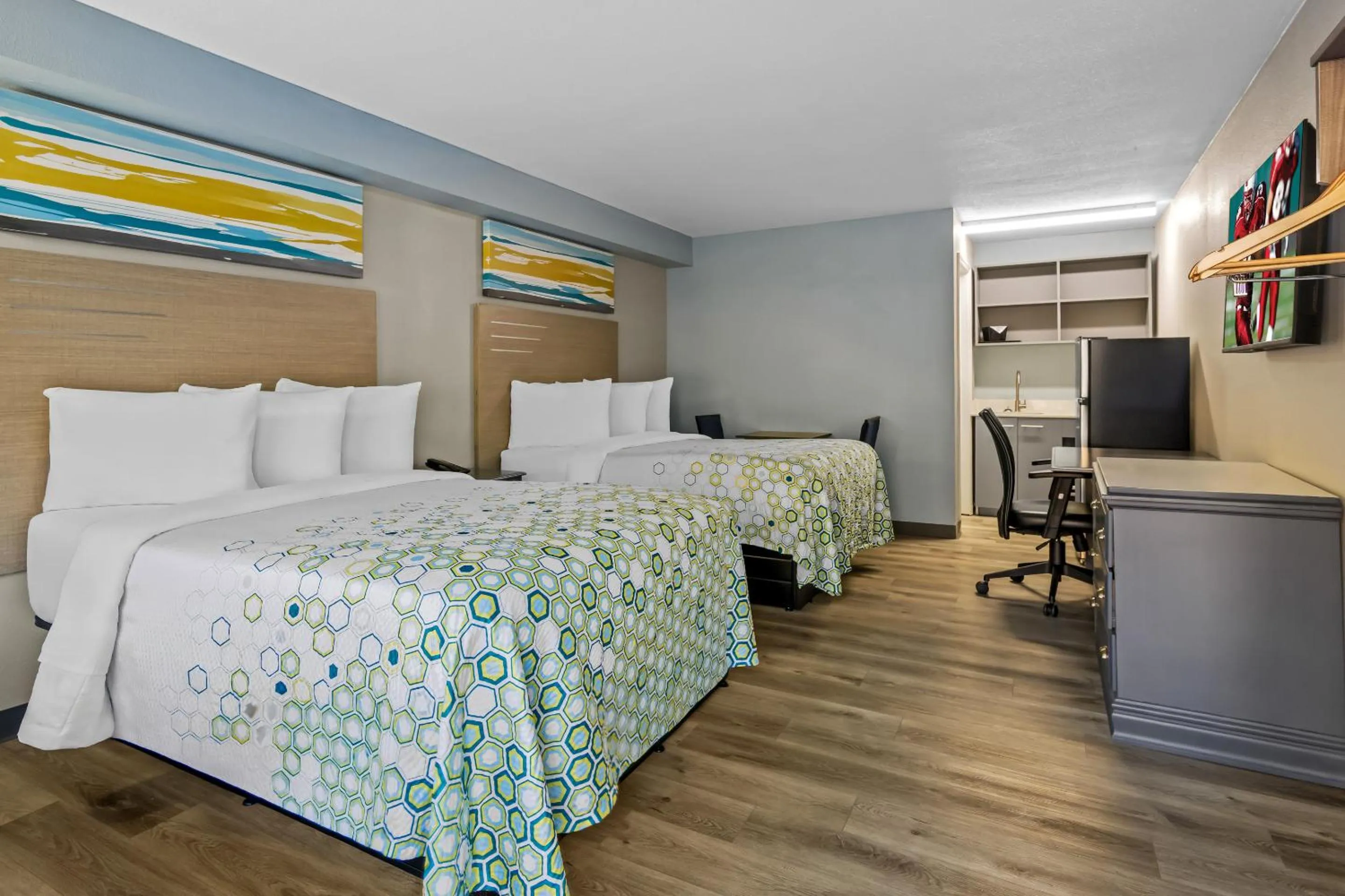 Photo of the whole room, Bed in HomeTowne Studios by Red Roof Athens, TN