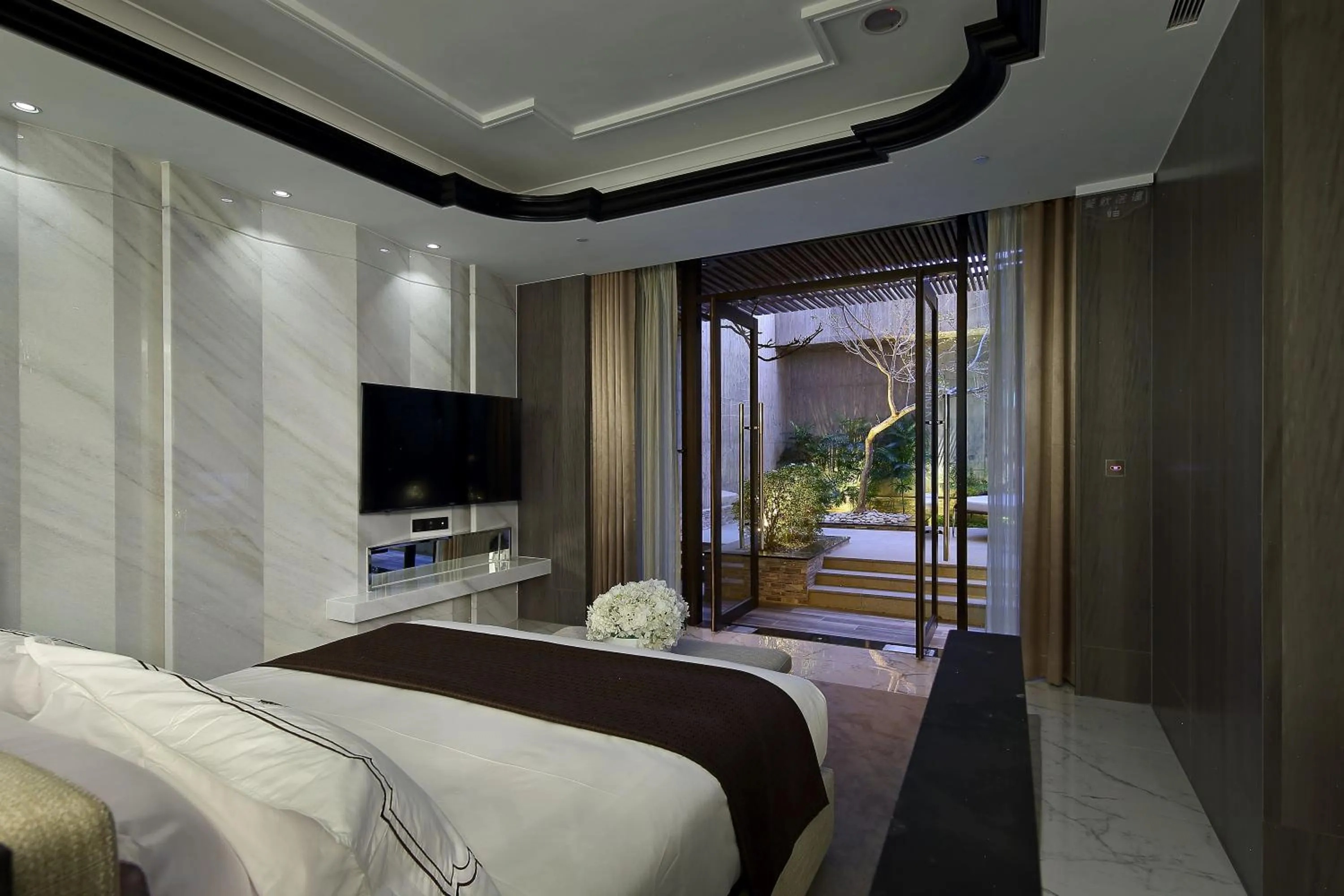 Bed in Ease Motel Taichung