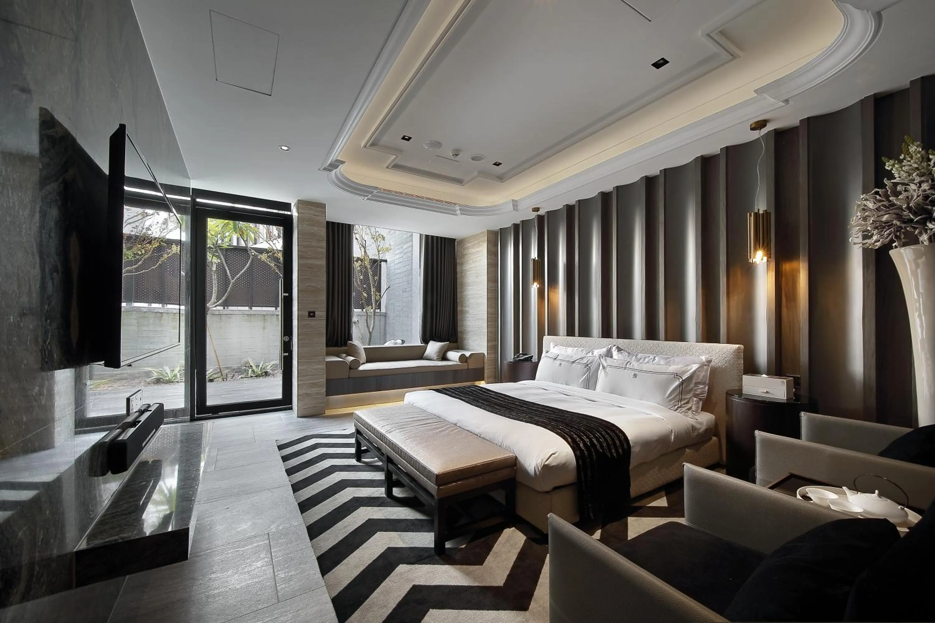 Bed in Ease Motel Taichung