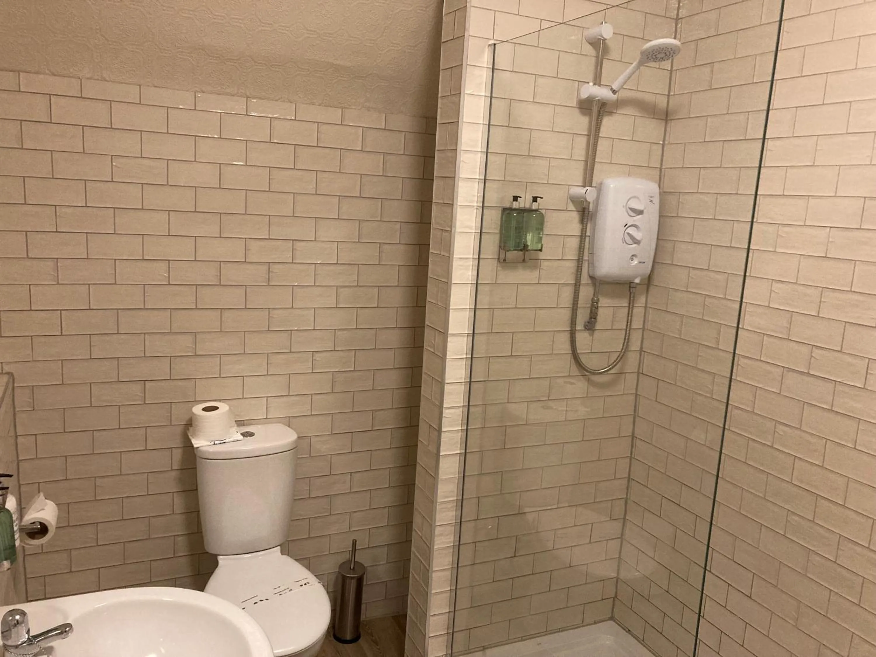 Shower in Tullie Inn