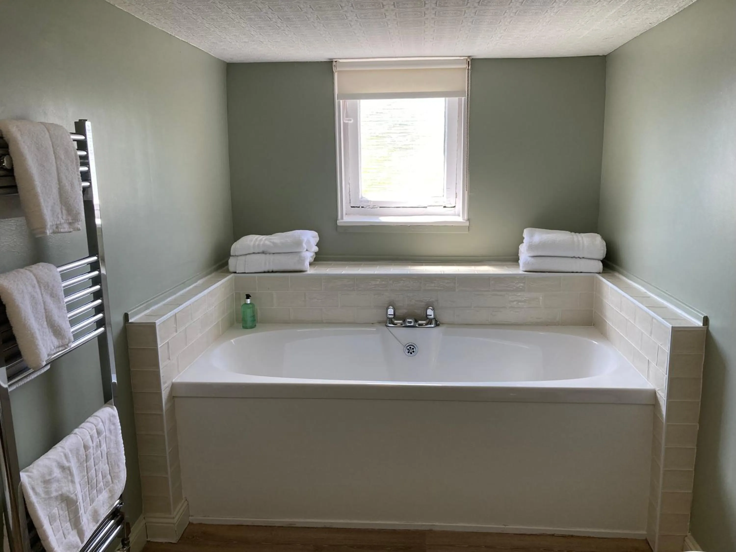 Bathroom in Tullie Inn