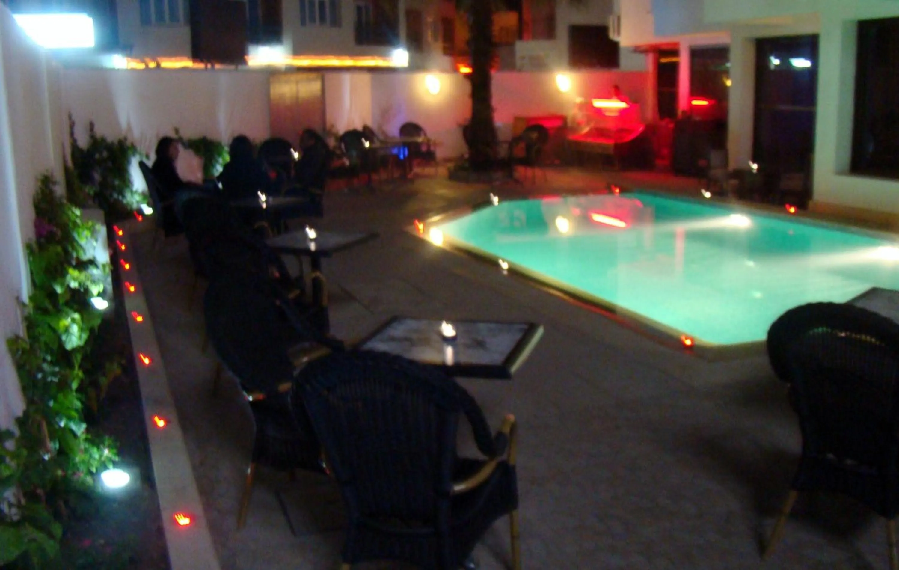 Swimming pool in New Farah Hotel