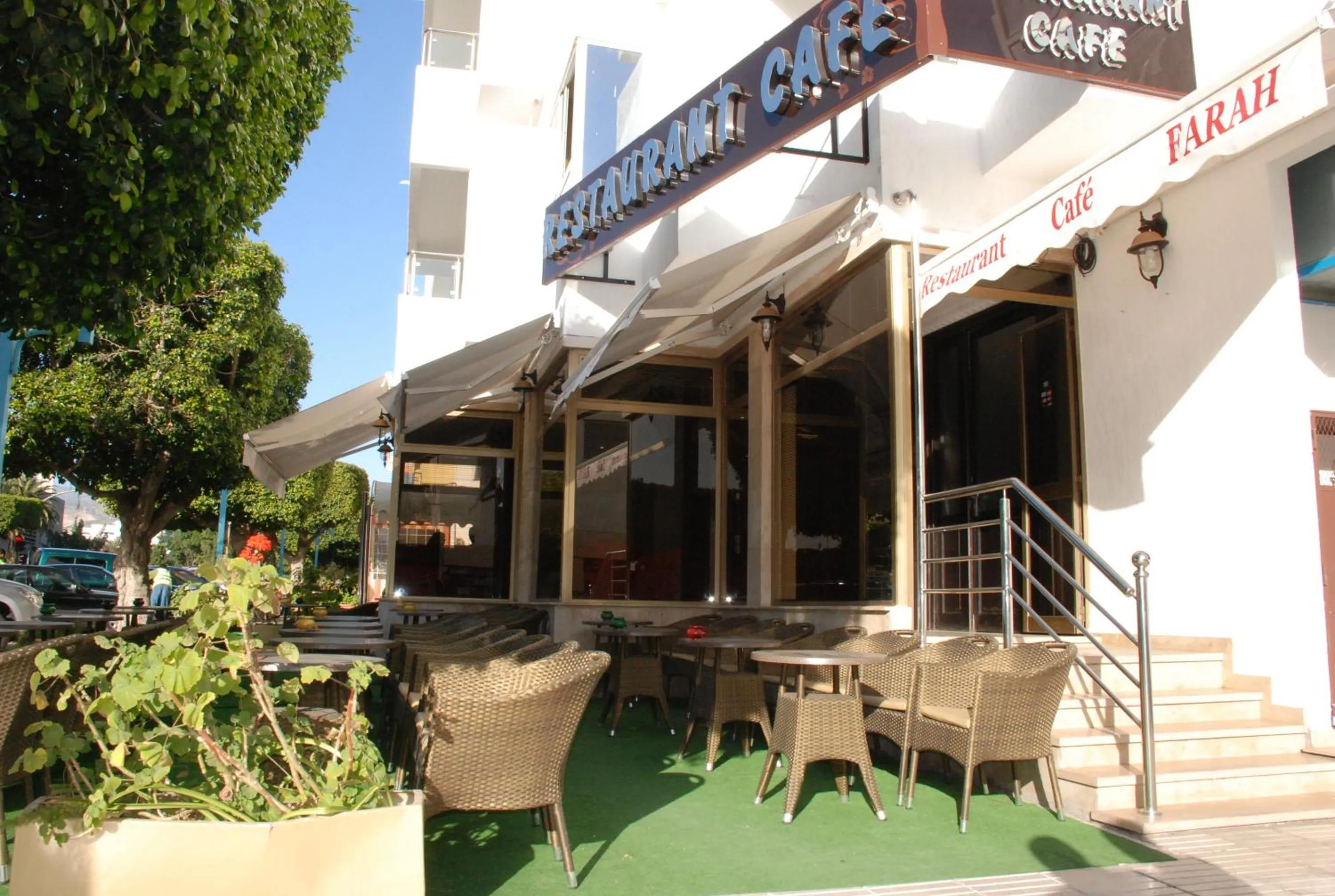 Facade/entrance in New Farah Hotel