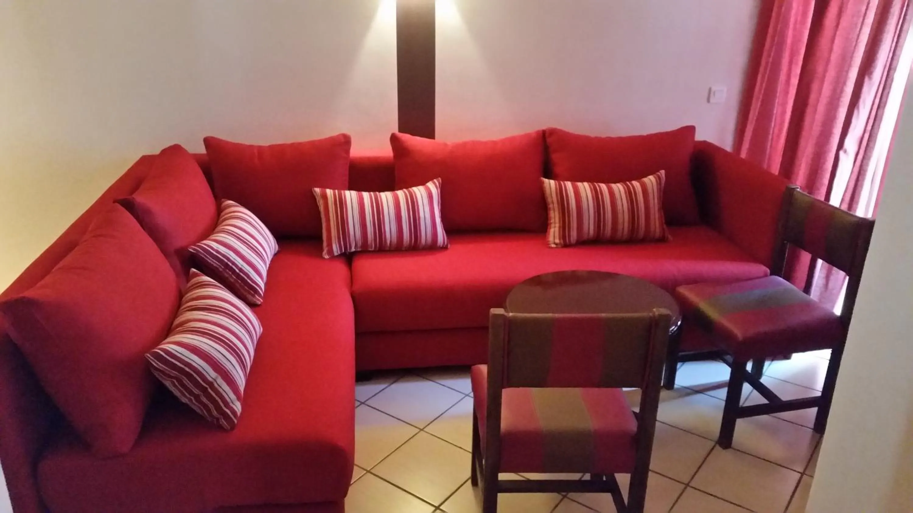 Living room in New Farah Hotel