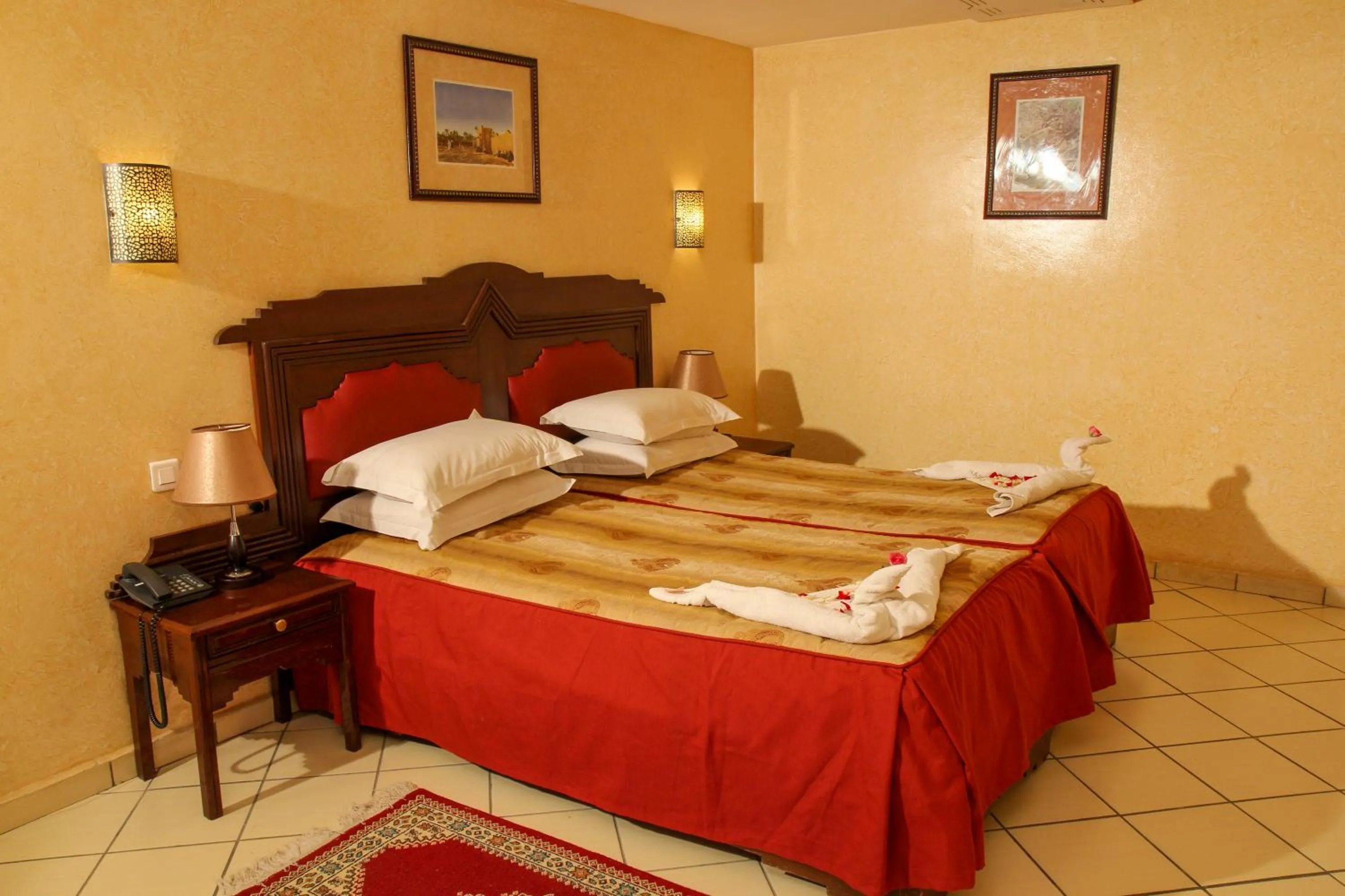 Bedroom in New Farah Hotel