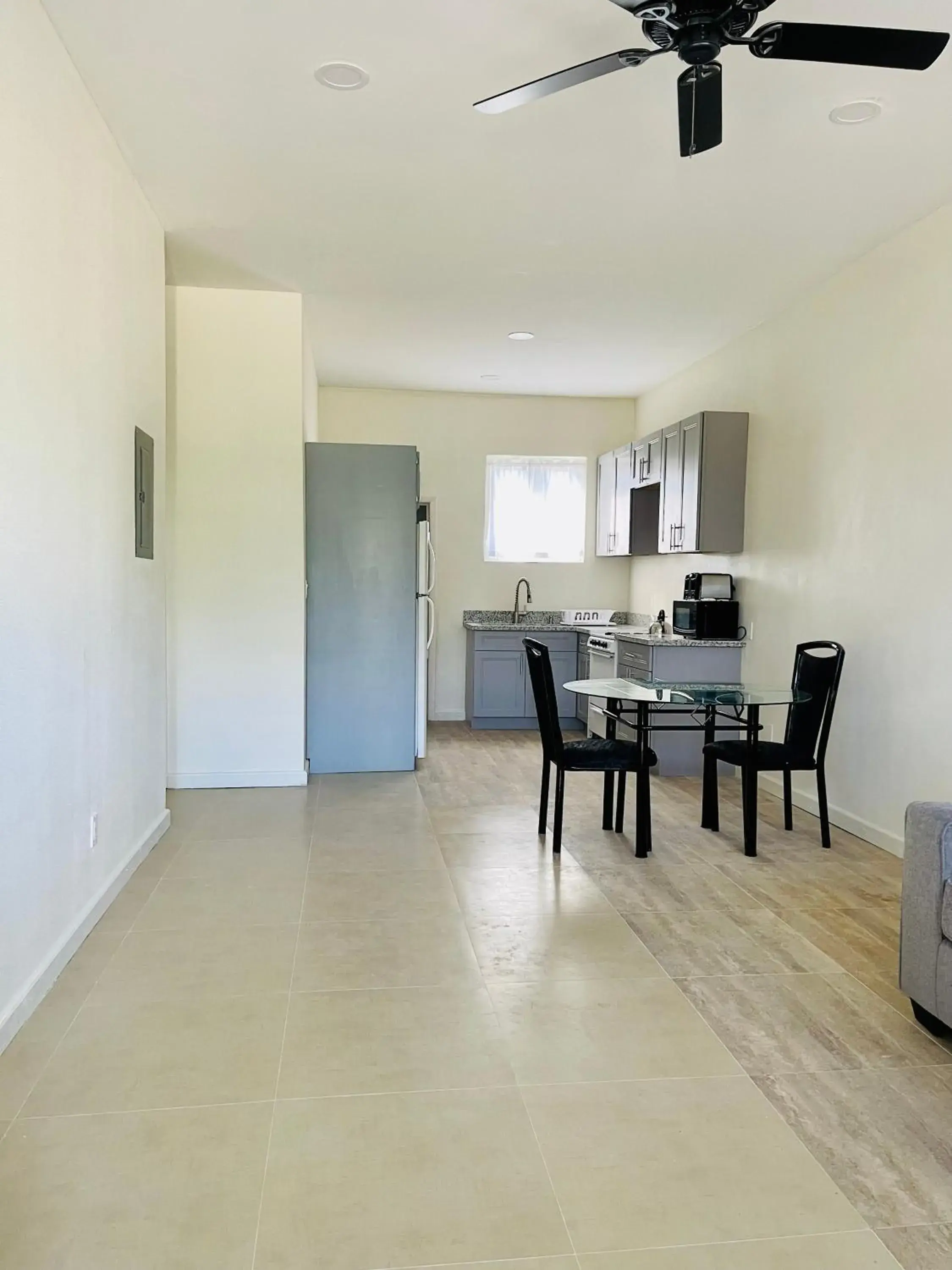 Classic Apartment - single occupancy in Dawson’s Hideaway Classic Apartment - single occupancy in Dawson’s Hideaway