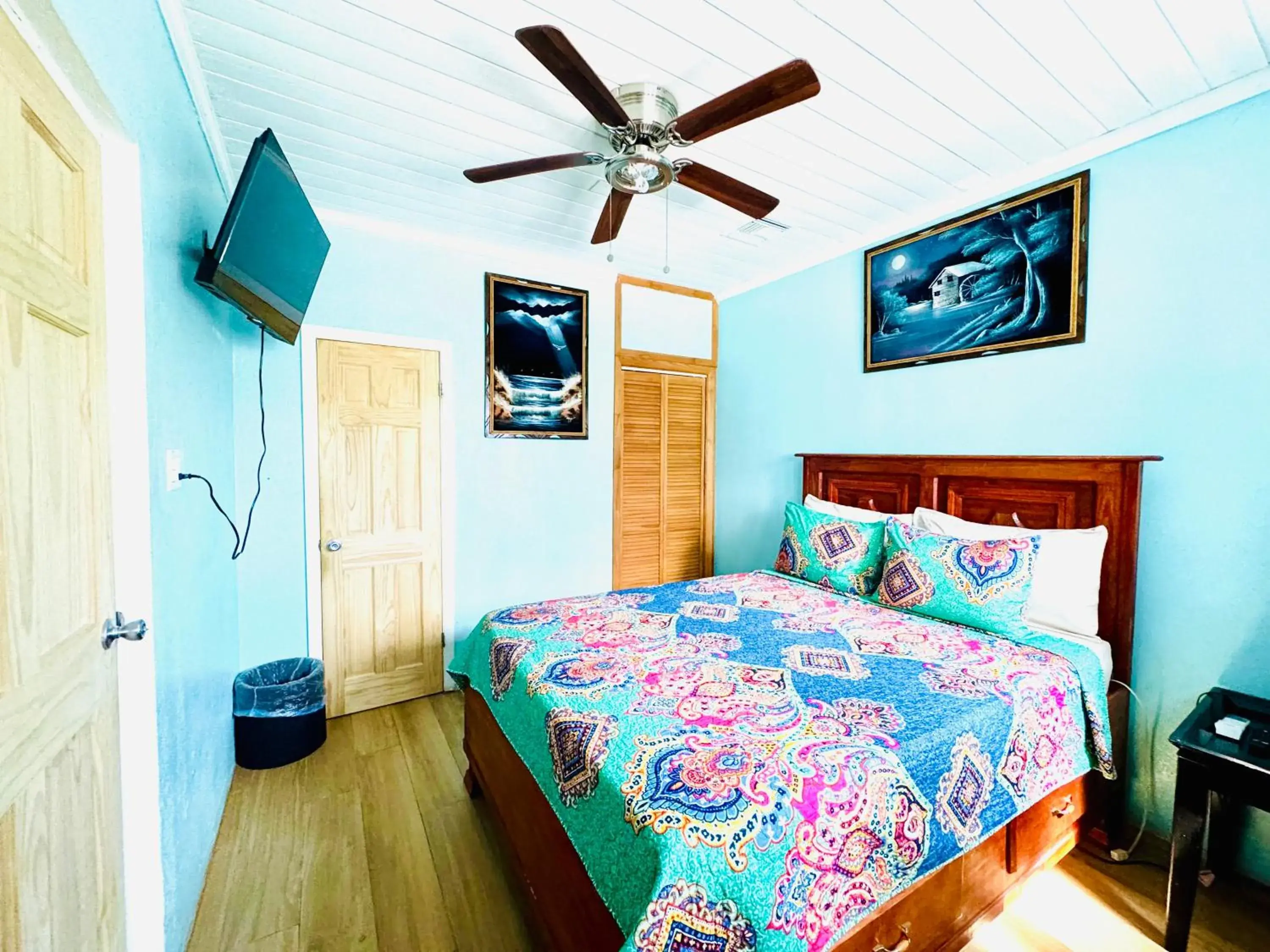 Classic Apartment - single occupancy in Dawson’s Hideaway Classic Apartment - single occupancy in Dawson’s Hideaway