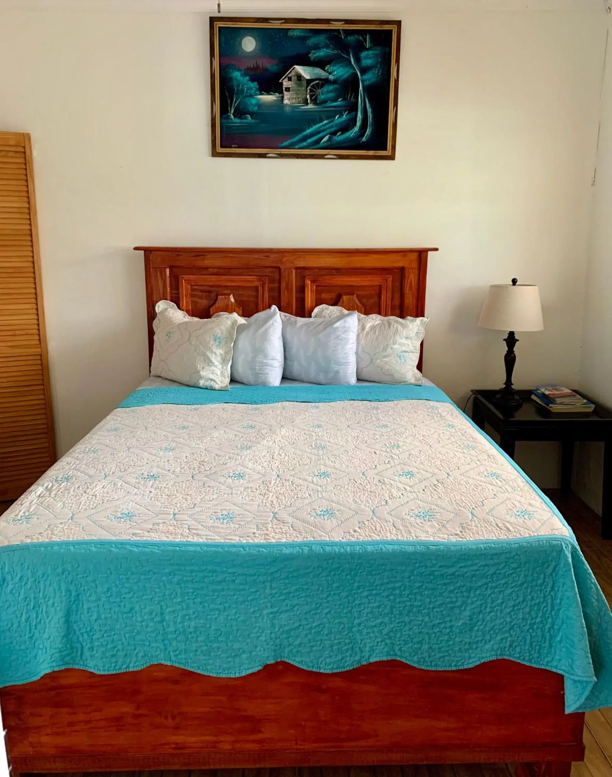 One-Bedroom Apartment in Dawson’s Hideaway One-Bedroom Apartment in Dawson’s Hideaway