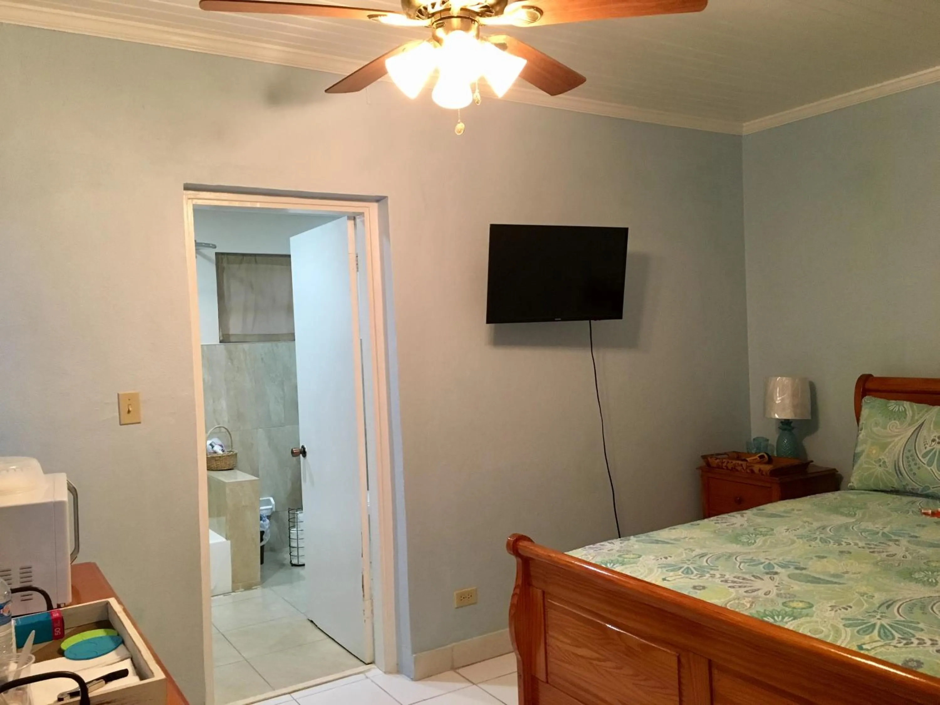 TV and multimedia, Bed in Dawson’s Hideaway