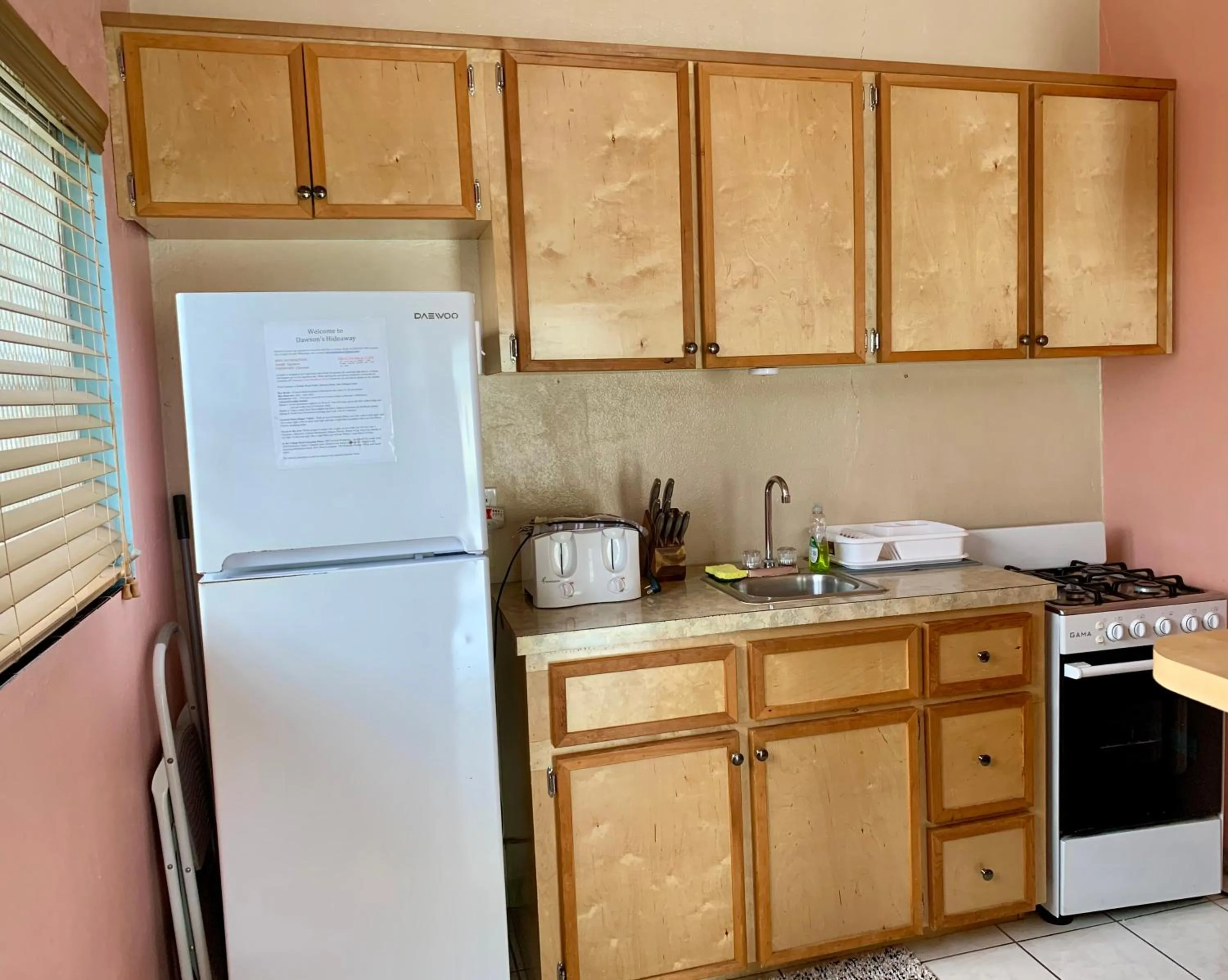 Kitchen or kitchenette in Dawson’s Hideaway