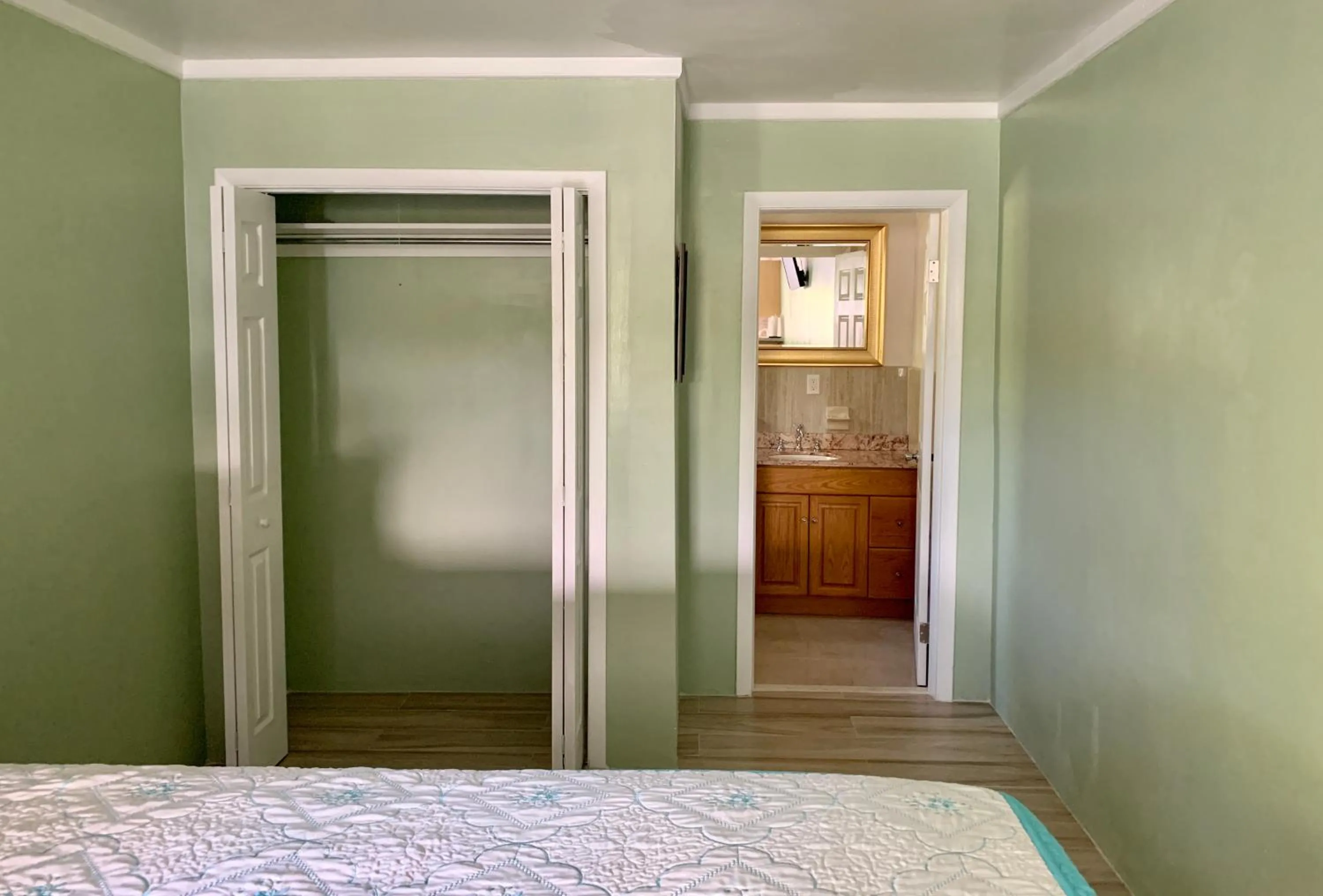 Bedroom, Bed in Dawson’s Hideaway