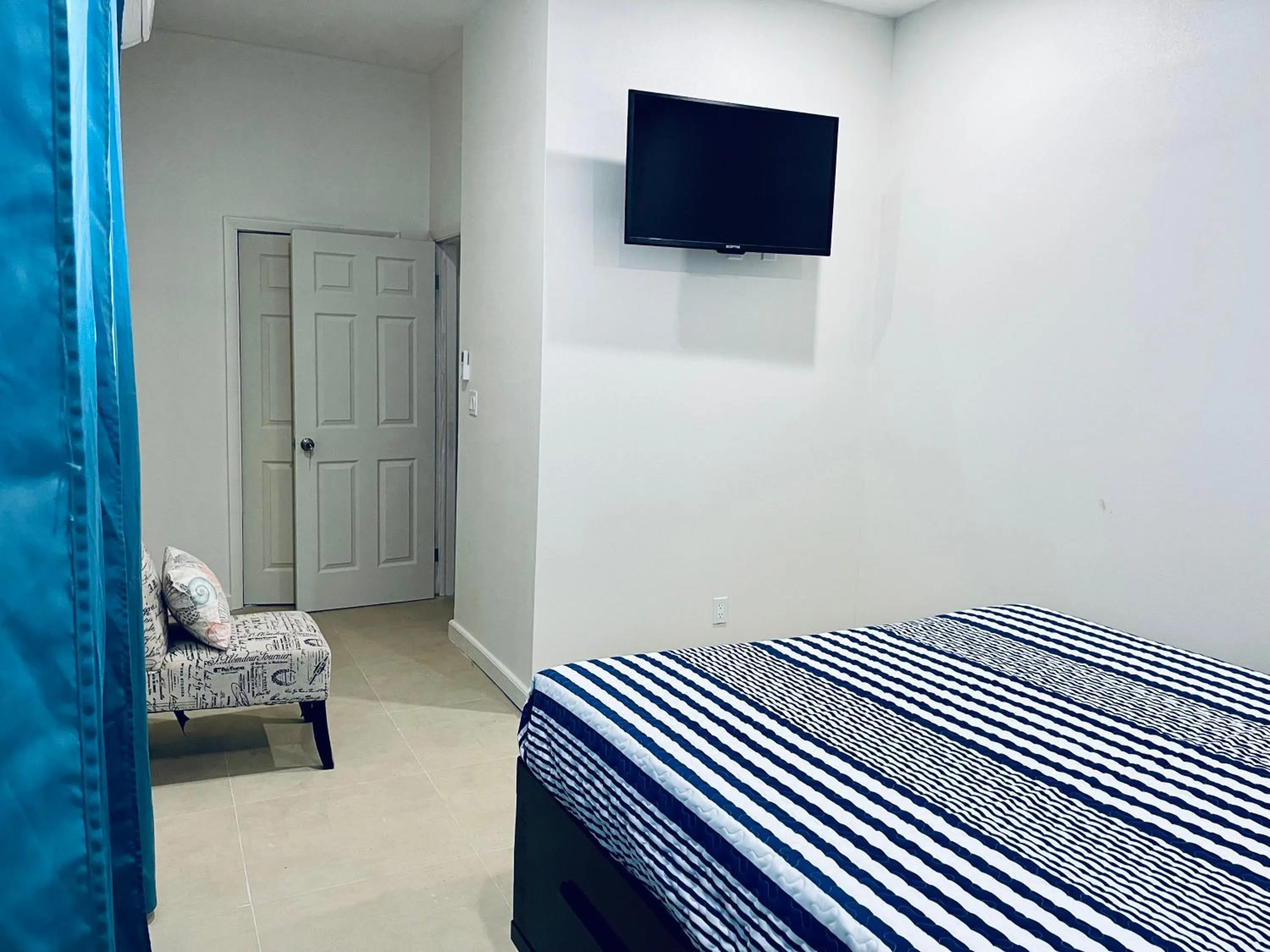 TV and multimedia, Bed in Dawson’s Hideaway