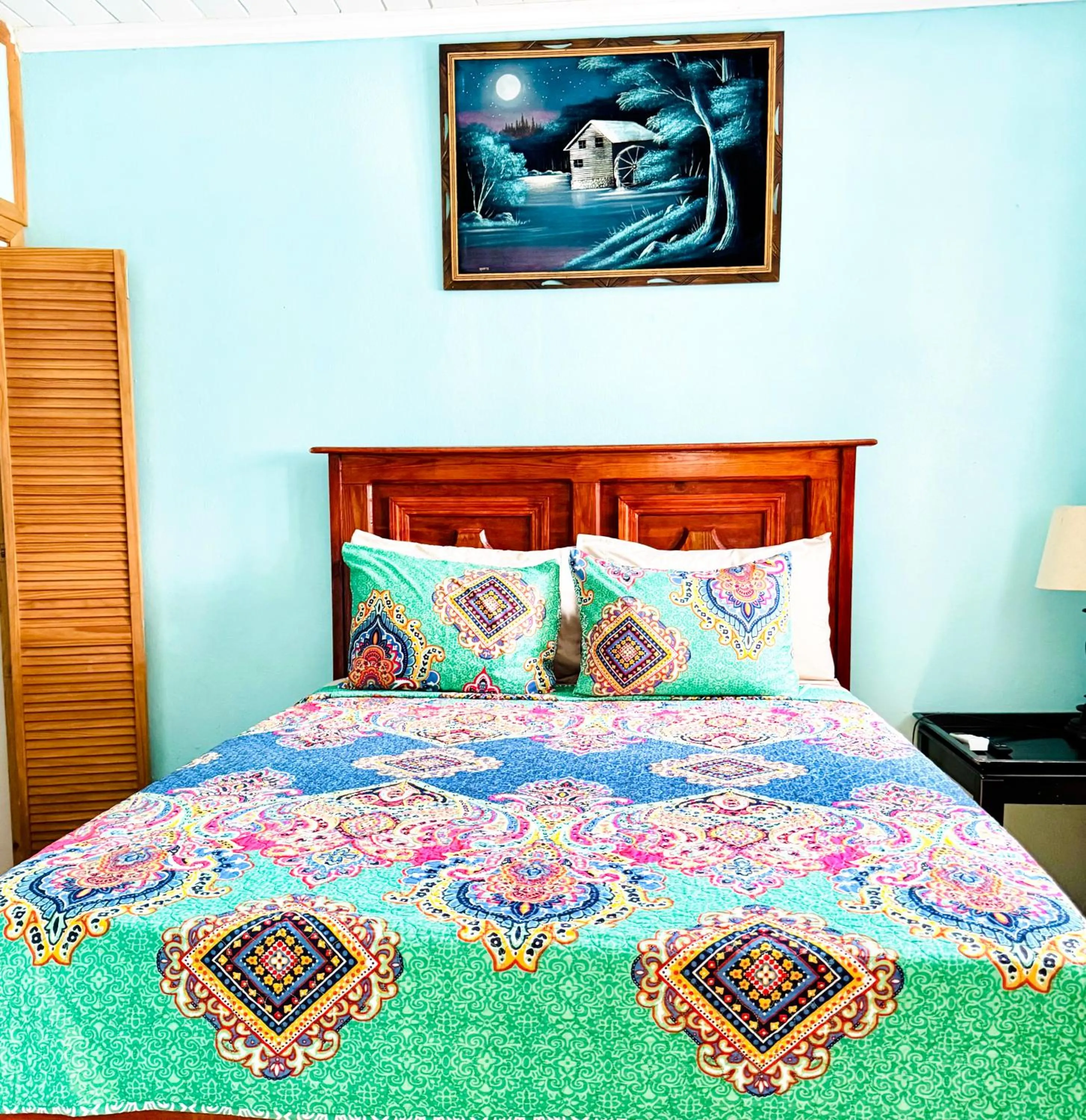 Bed in Dawson’s Hideaway