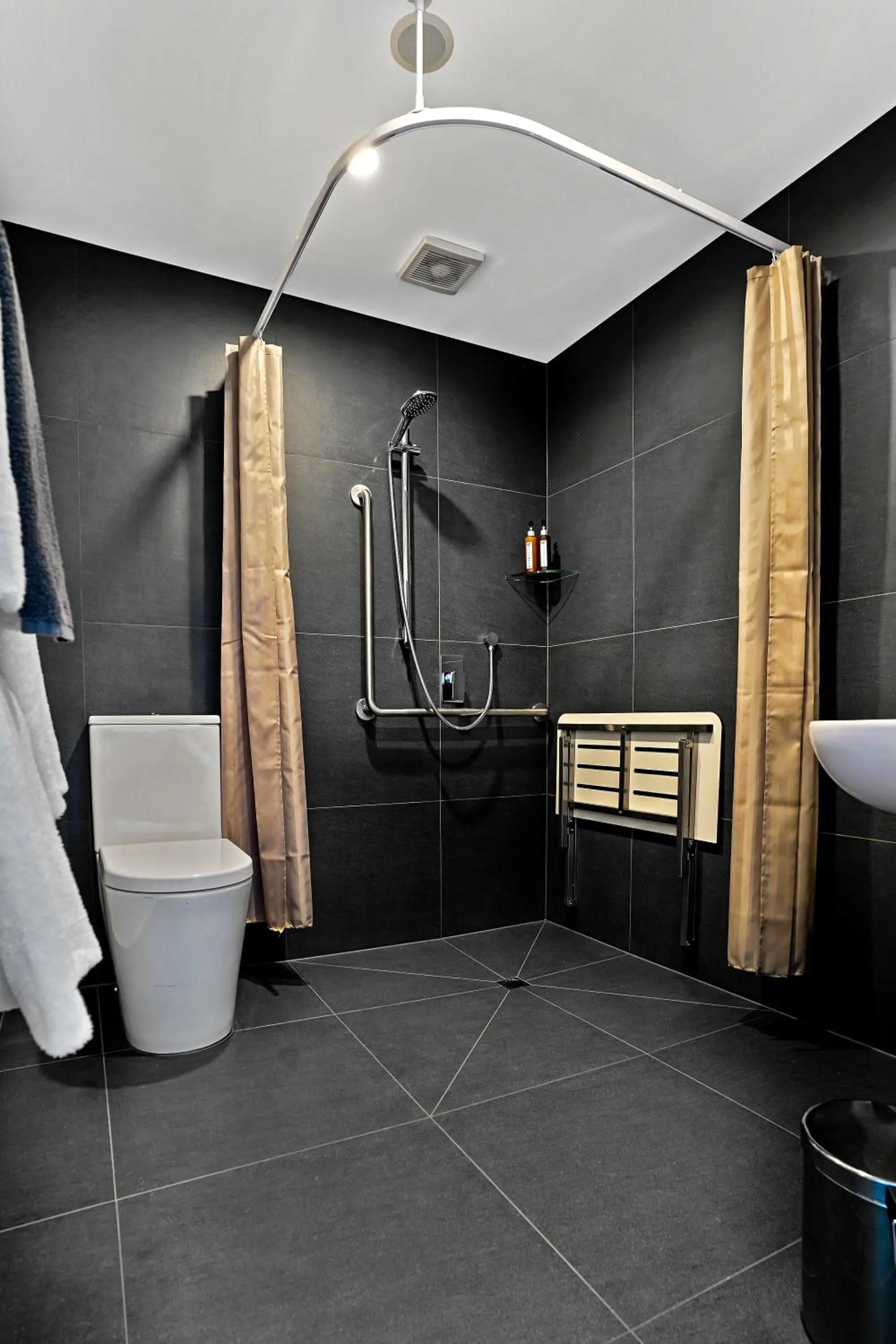 Shower in Central Park Apartments