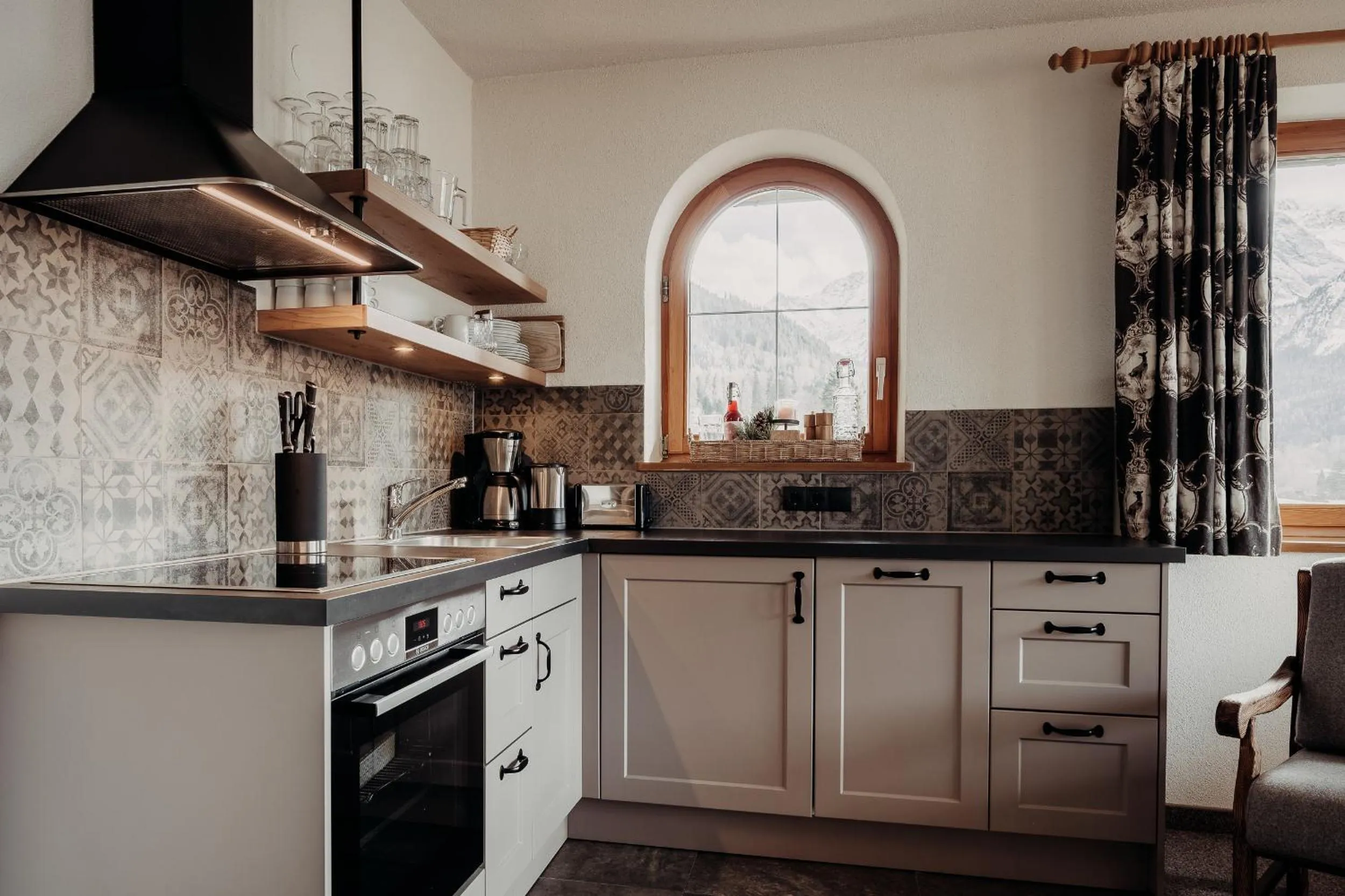 Kitchen or kitchenette in Alpenappartements Cristall