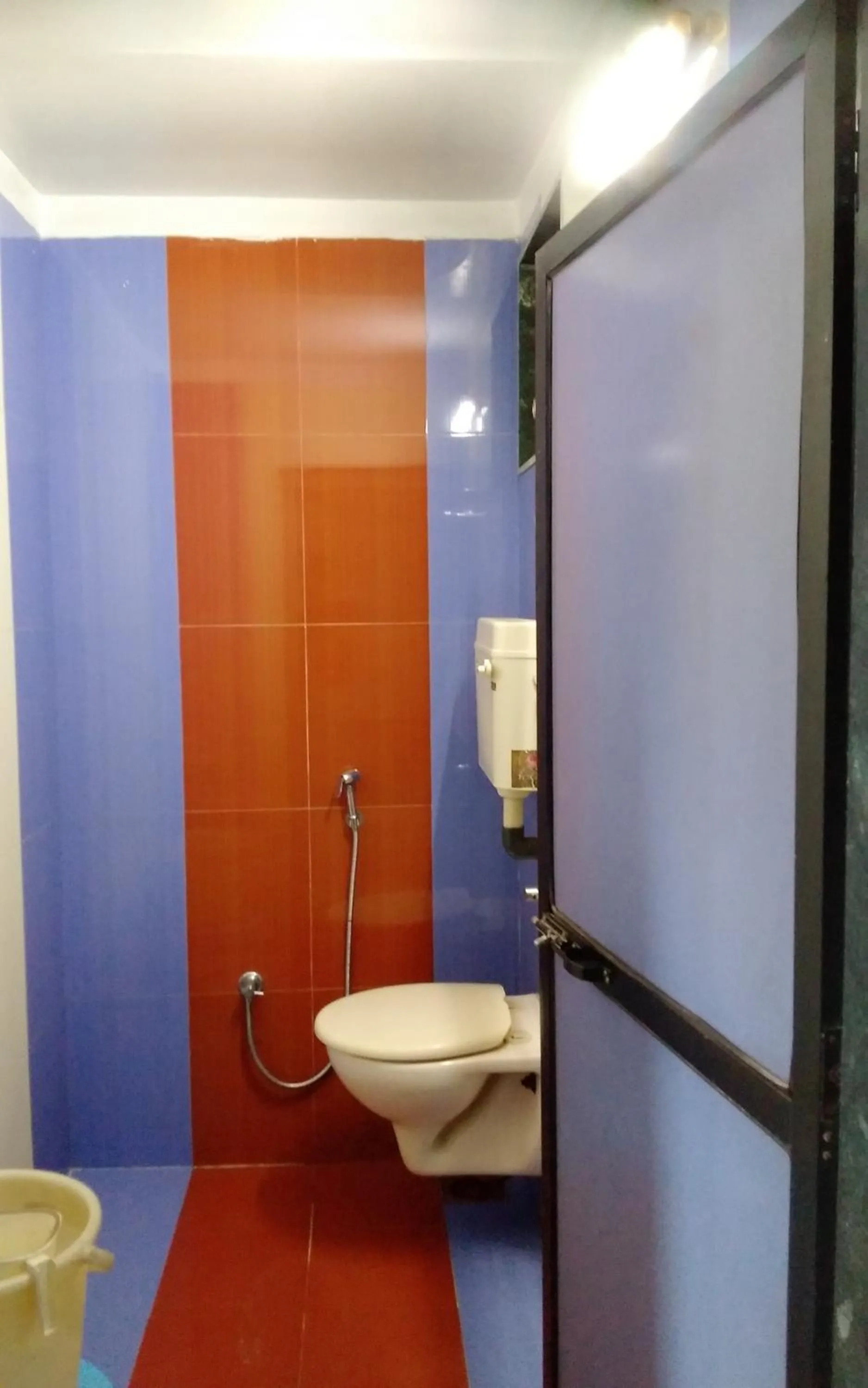 Toilet in Om Datta Krupa Niwas Cottage