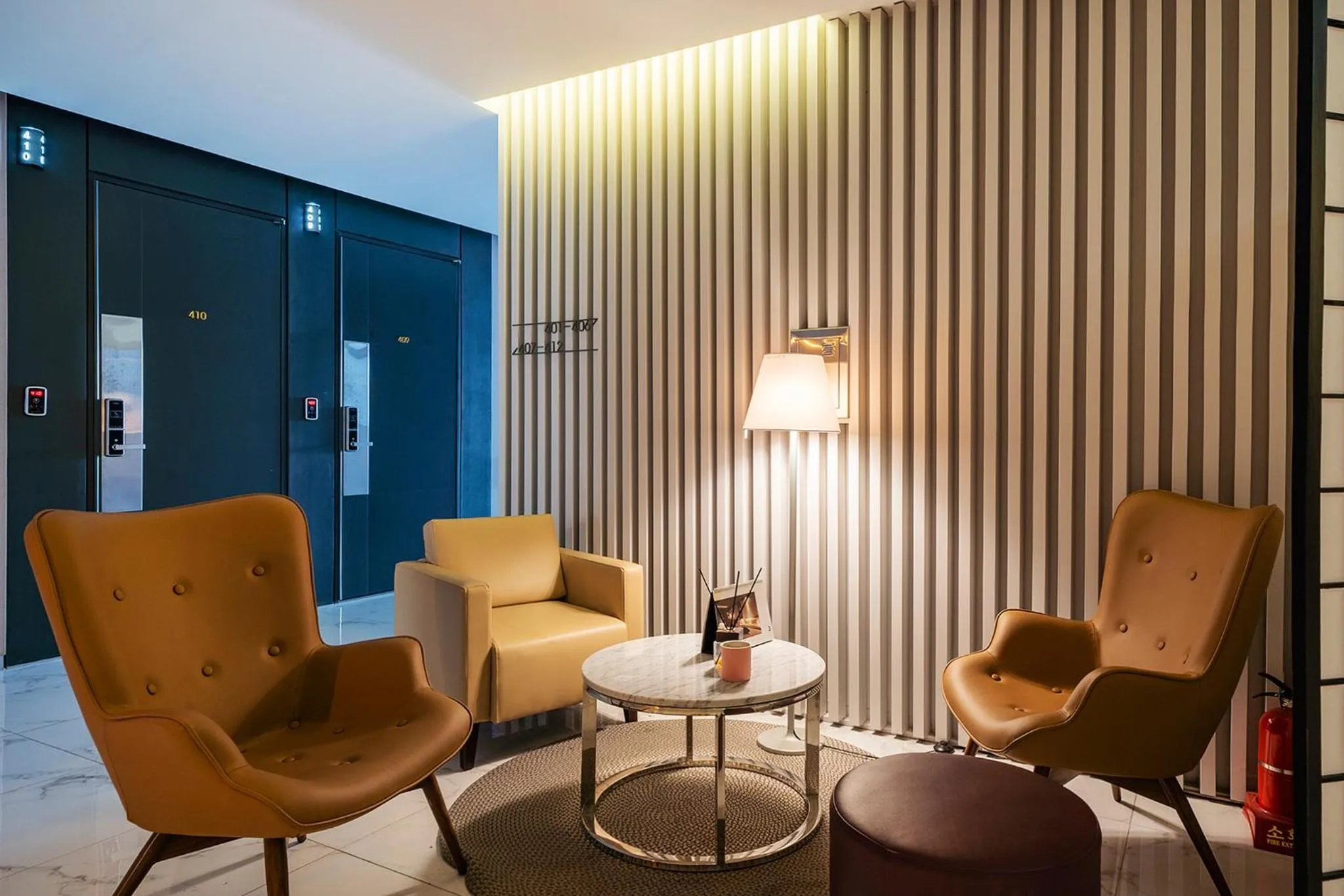 Seating area in Golden River Hotel