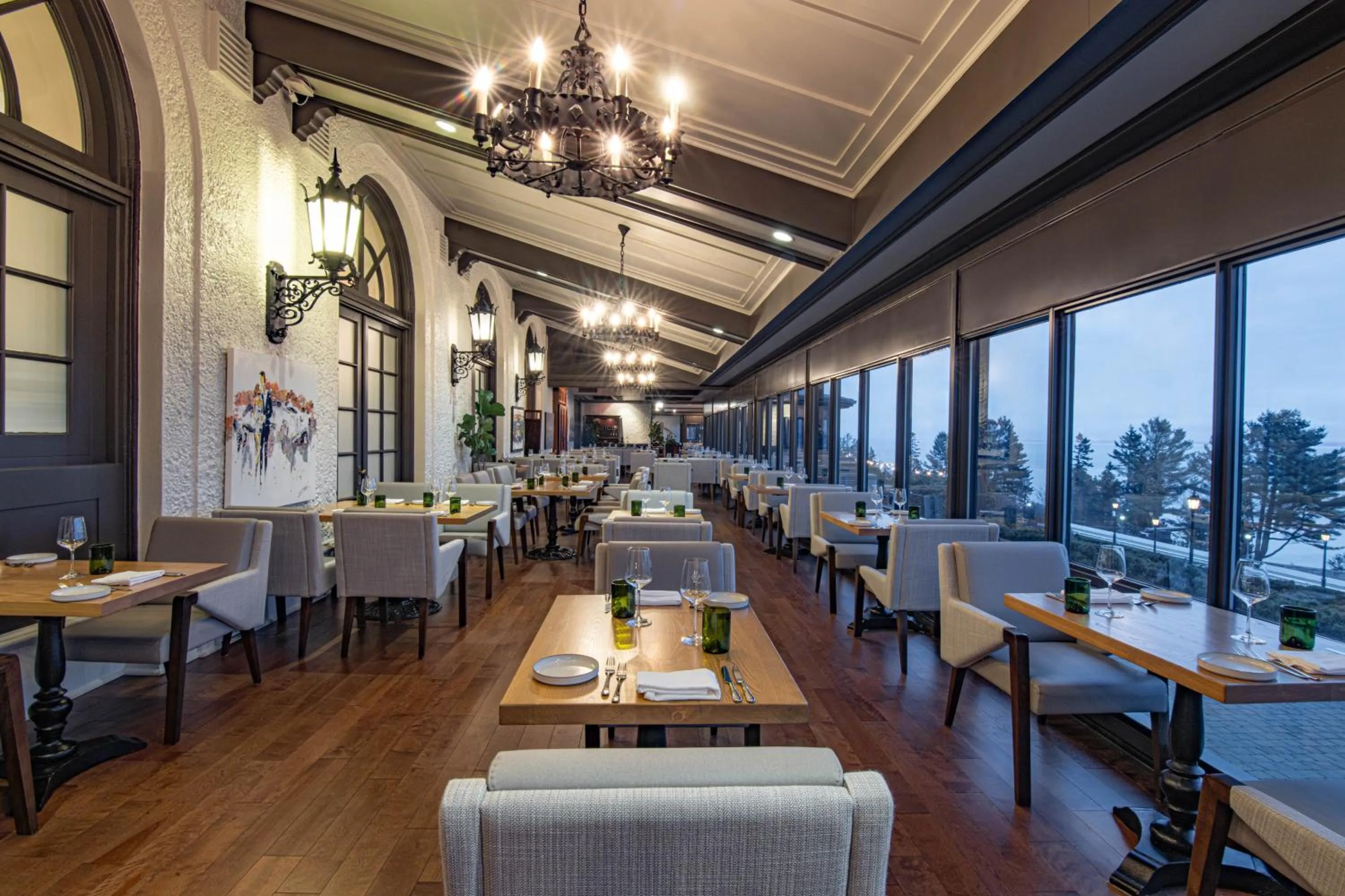 Restaurant/places to eat in Fairmont Le Manoir Richelieu